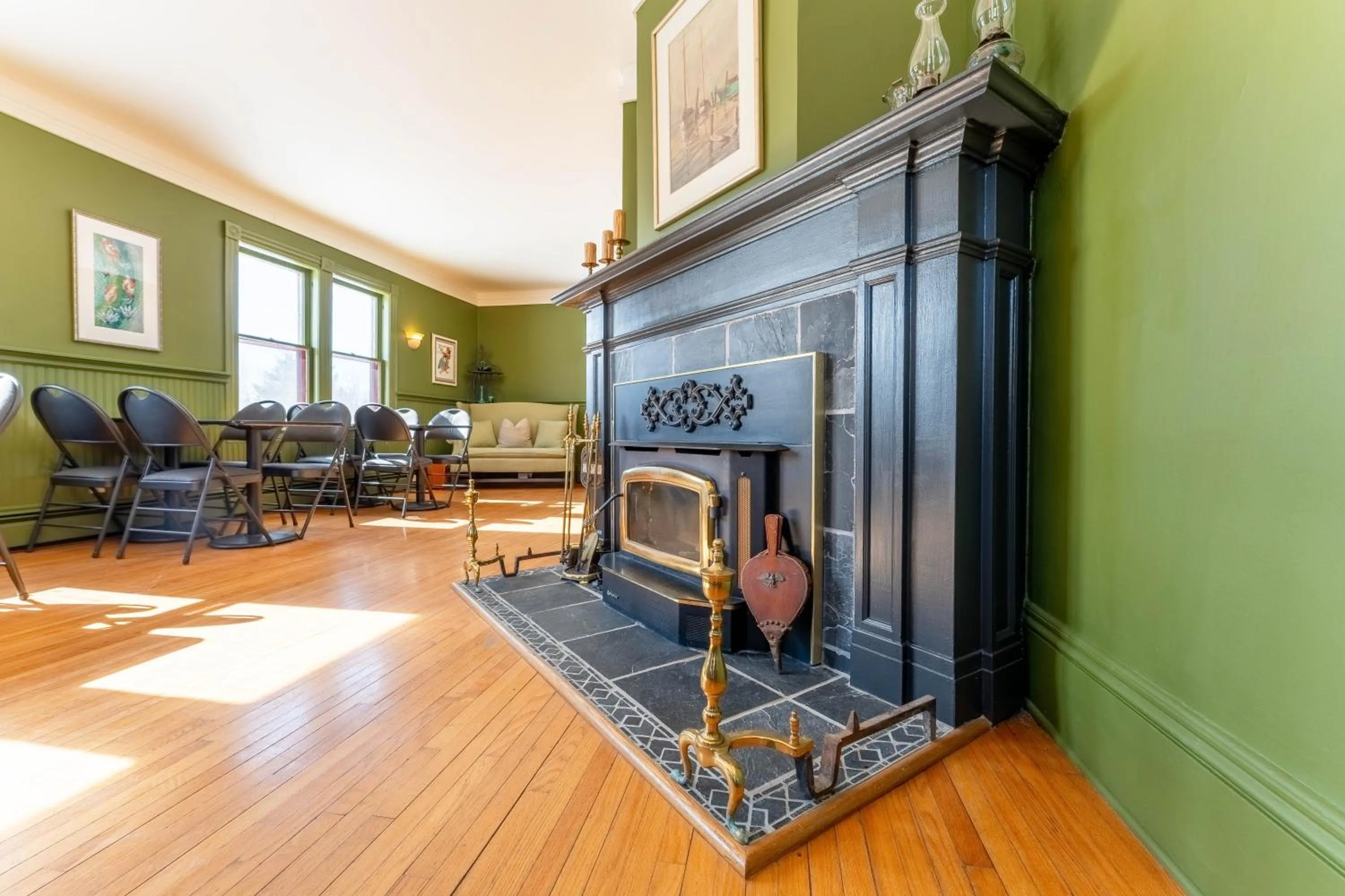 Dining area in Dominion Hill Country Inn