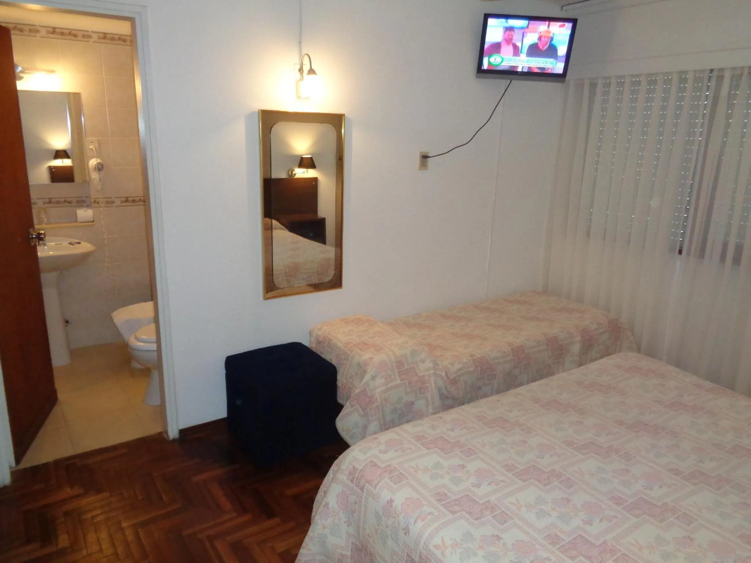 Bedroom, Bed in Bonne Etoile