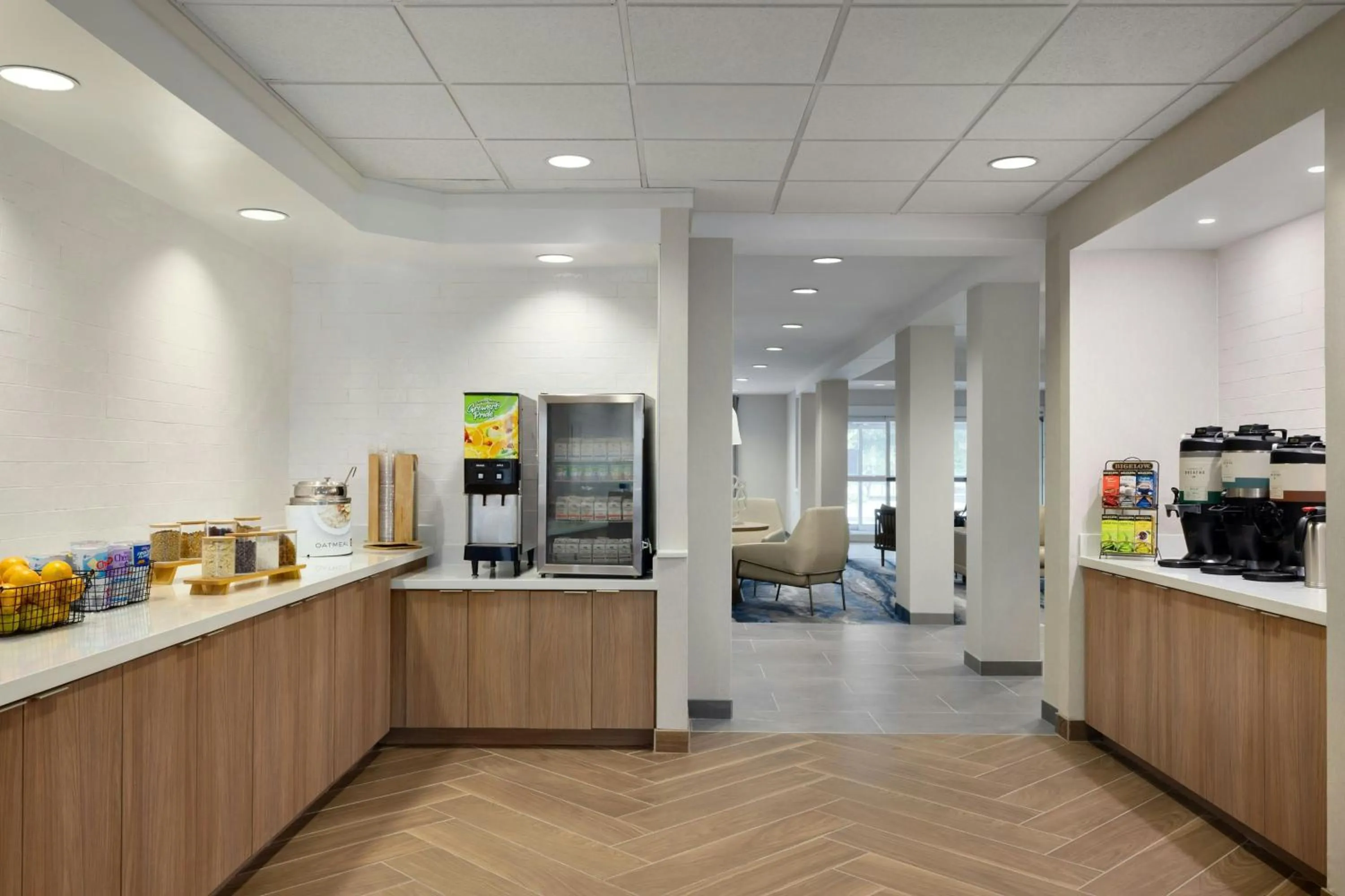 Breakfast in Fairfield Inn & Suites Memphis Olive Branch