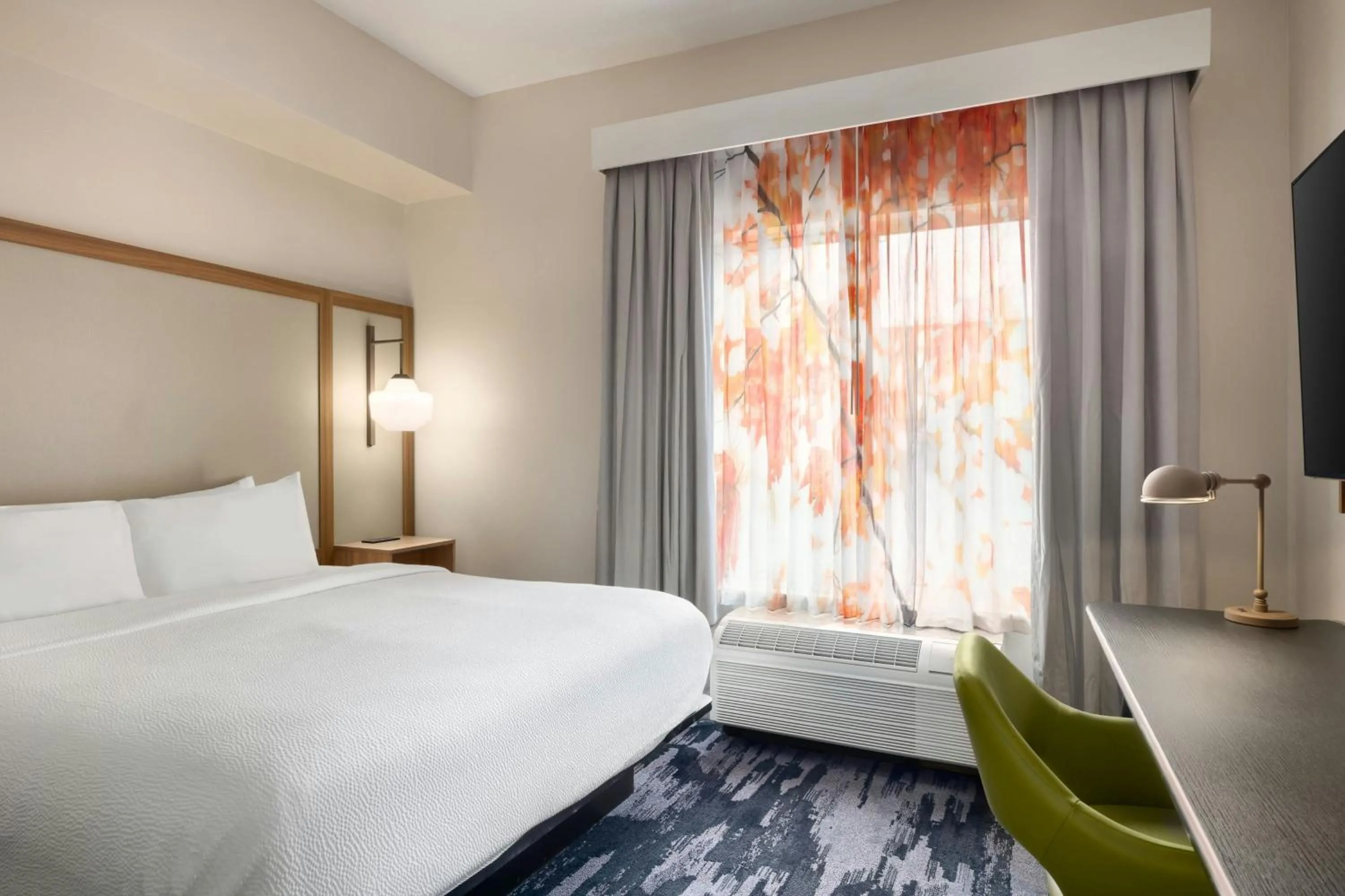 Photo of the whole room, Bed in Fairfield Inn & Suites Memphis Olive Branch