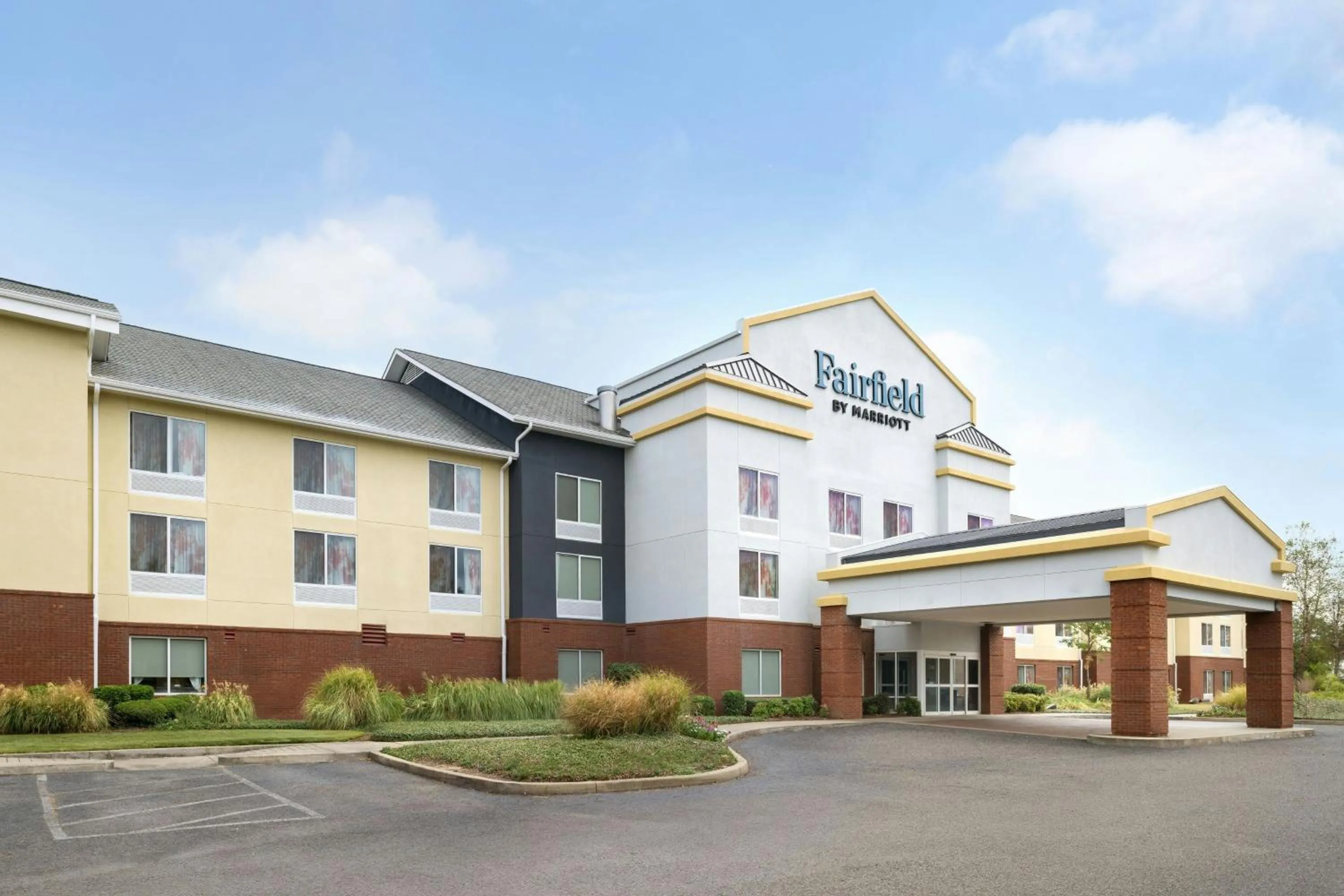 Property building in Fairfield Inn & Suites Memphis Olive Branch