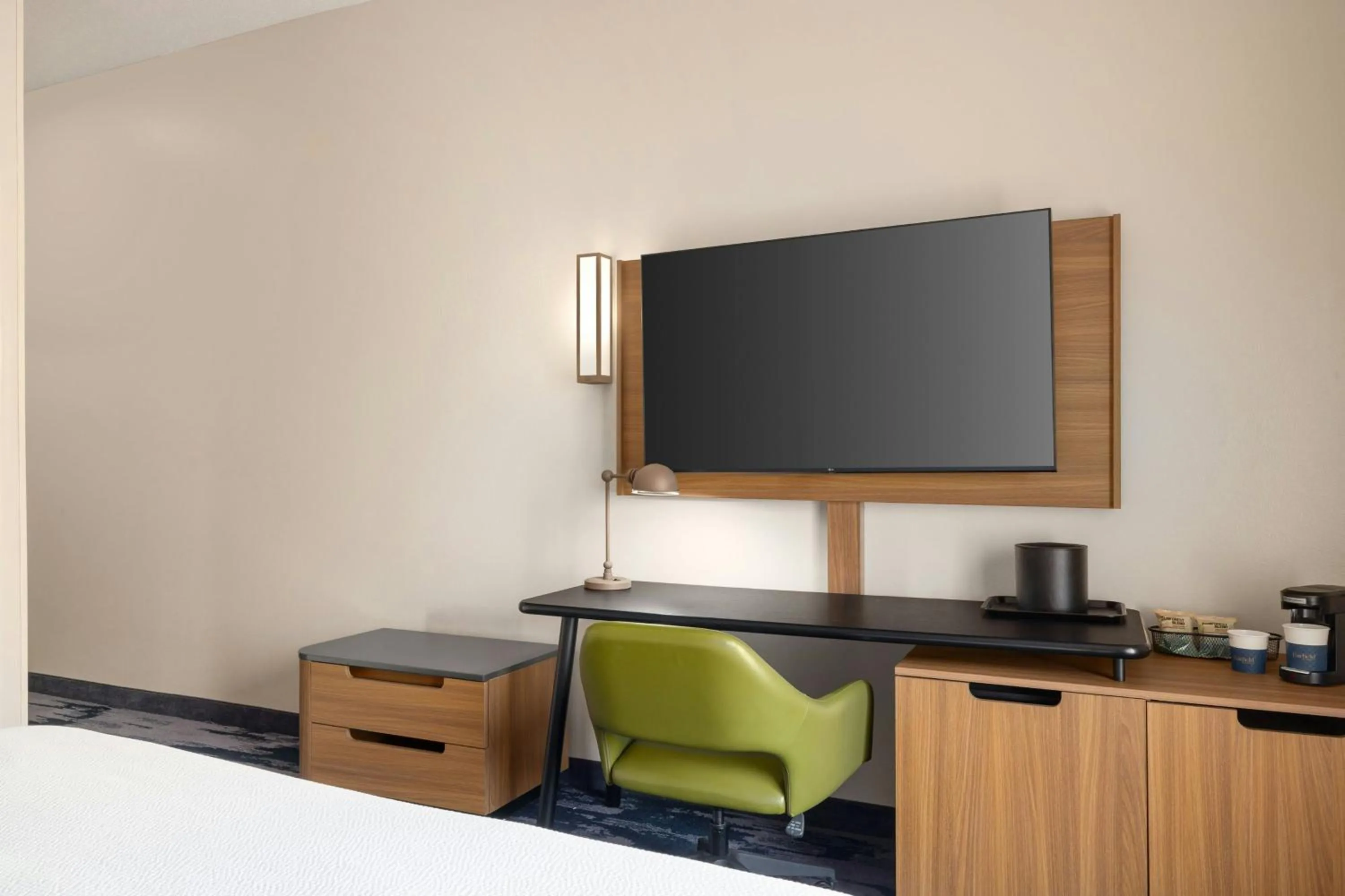 Photo of the whole room, Bed in Fairfield Inn & Suites Memphis Olive Branch