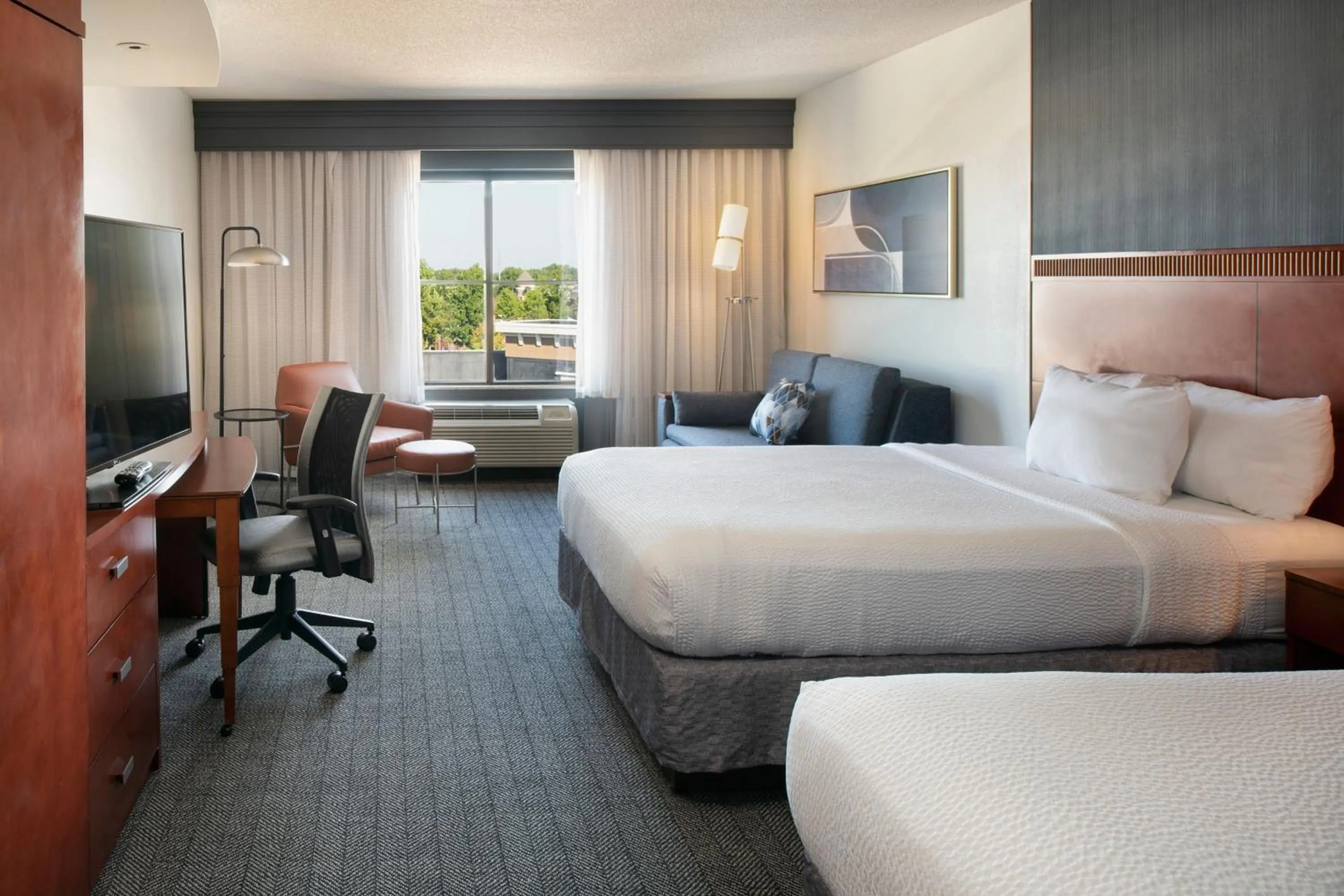 Photo of the whole room, Bed in Courtyard Memphis Collierville