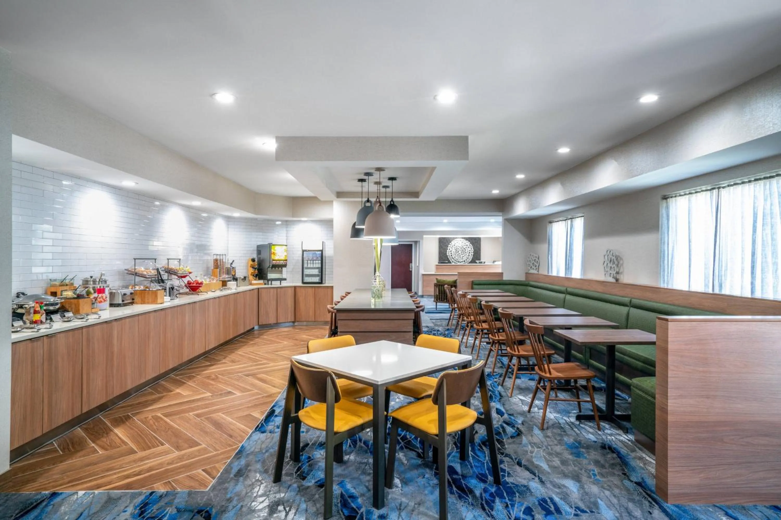 Breakfast in Fairfield Inn & Suites Memphis I-240 & Perkins