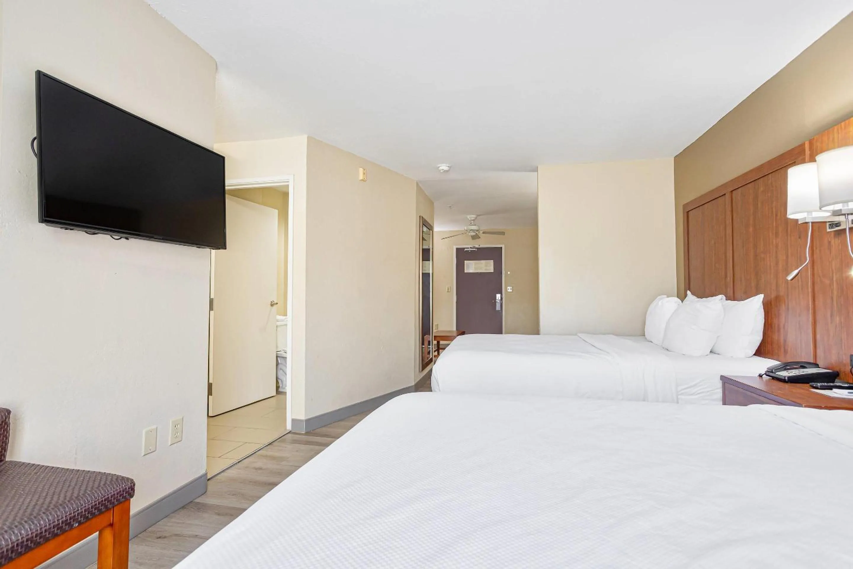 Bedroom, Bed in Comfort Inn & Suites Montgomery East Carmichael Rd