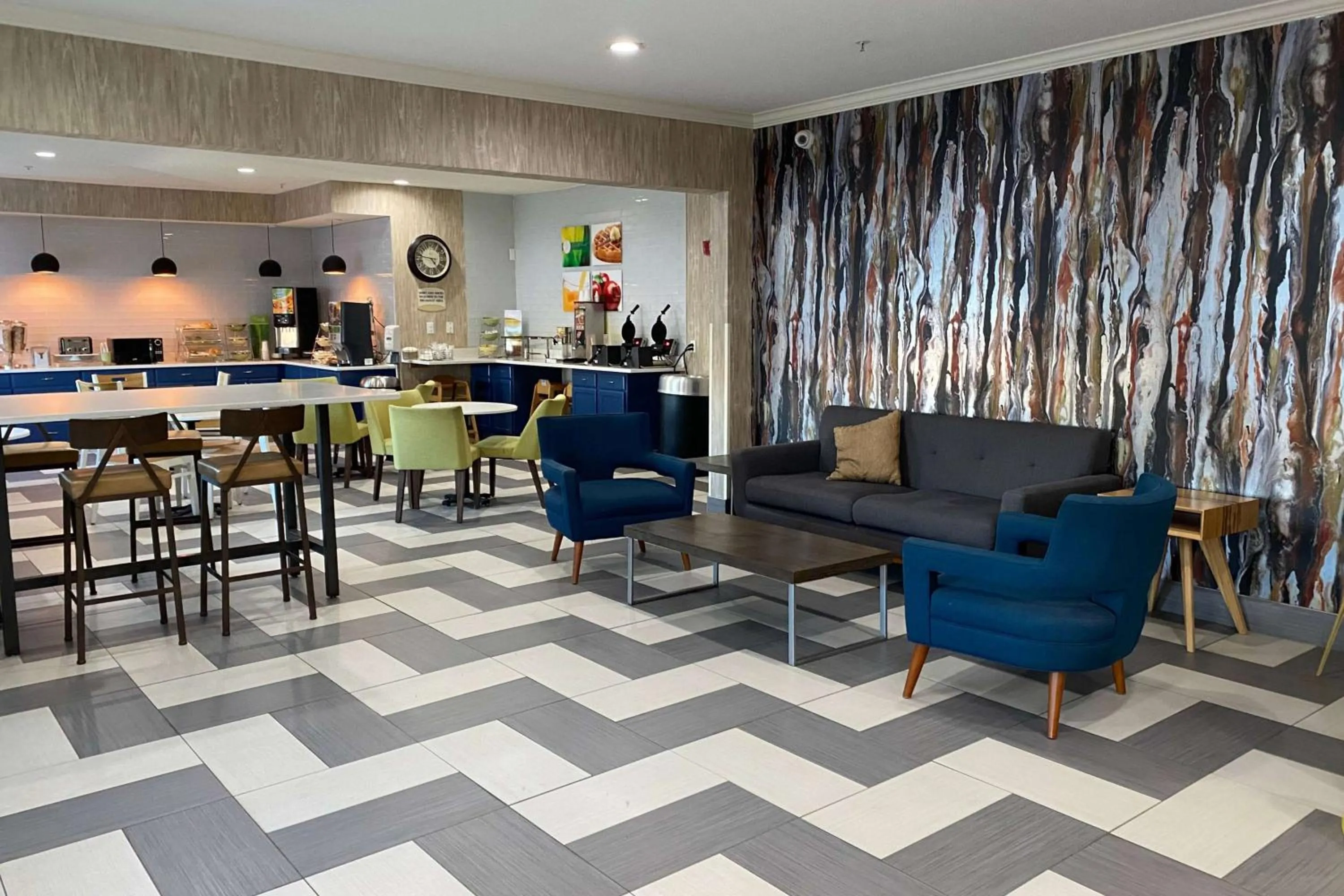 Lobby or reception in Wingate by Wyndham Uniontown