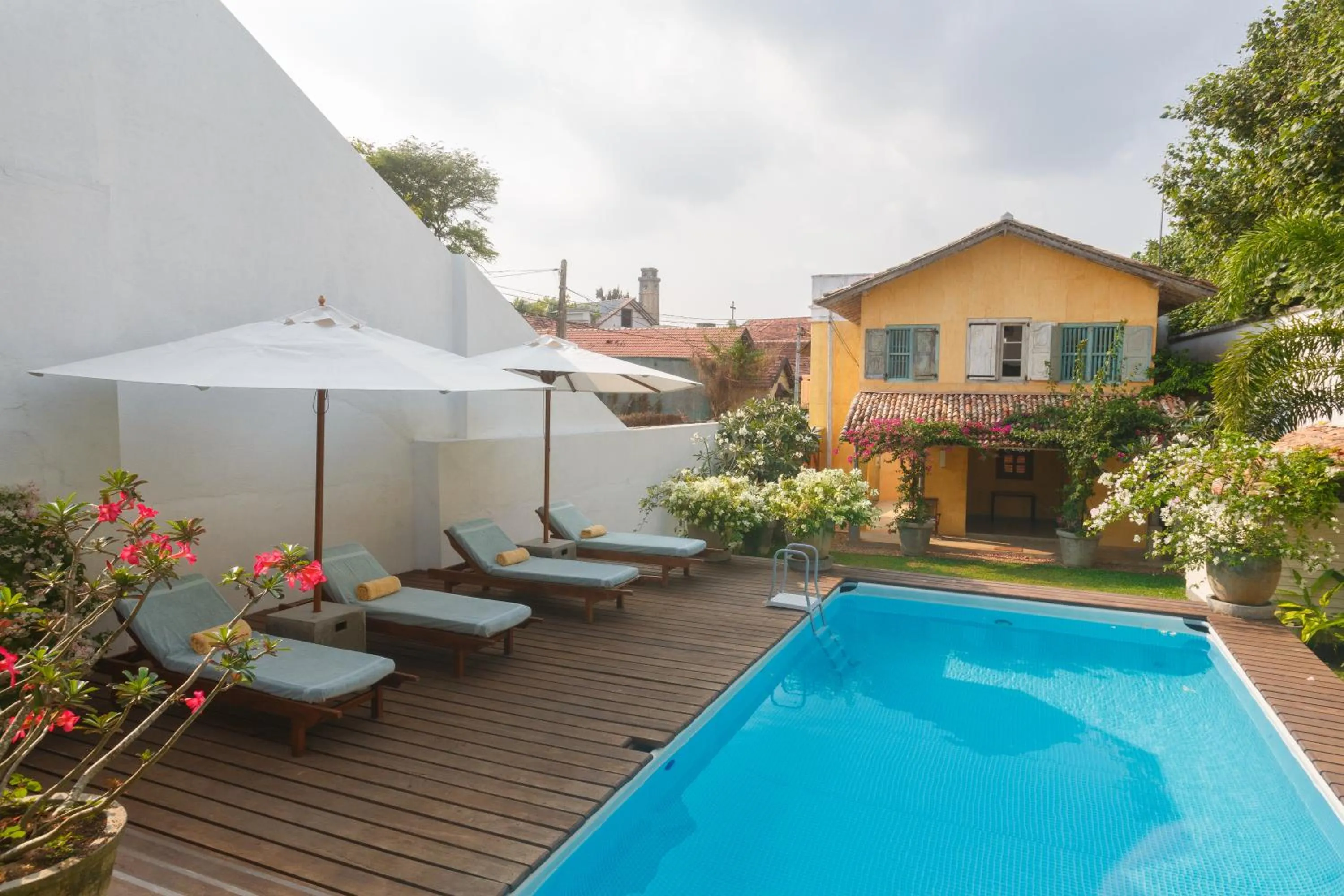 Swimming pool in 20 Middle Street