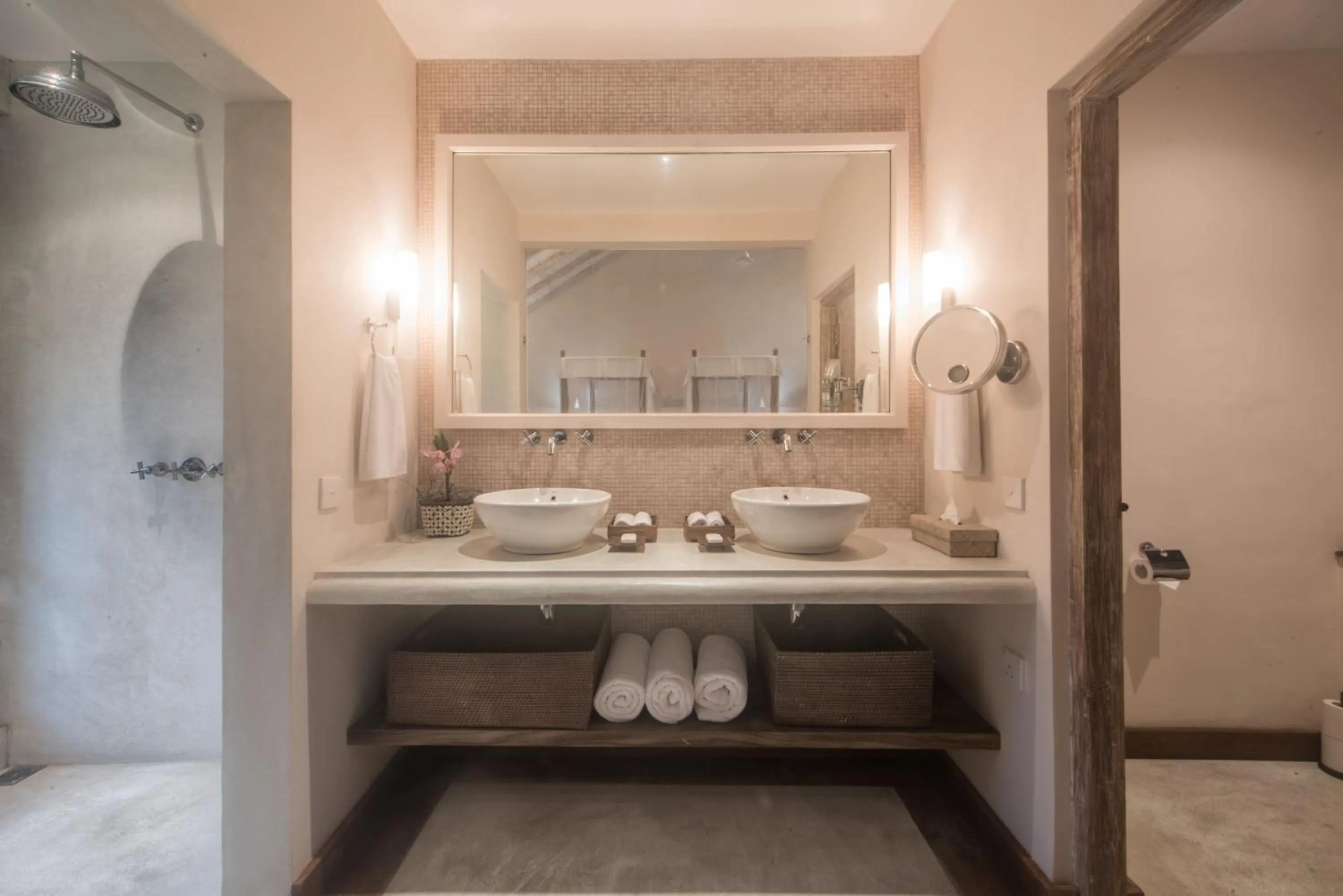 Bathroom in 20 Middle Street