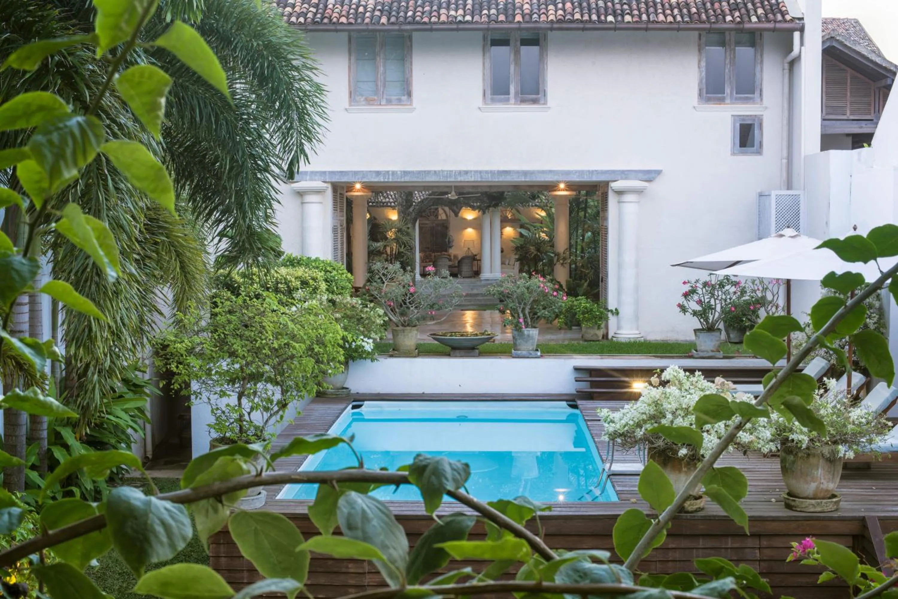 Swimming pool in 20 Middle Street