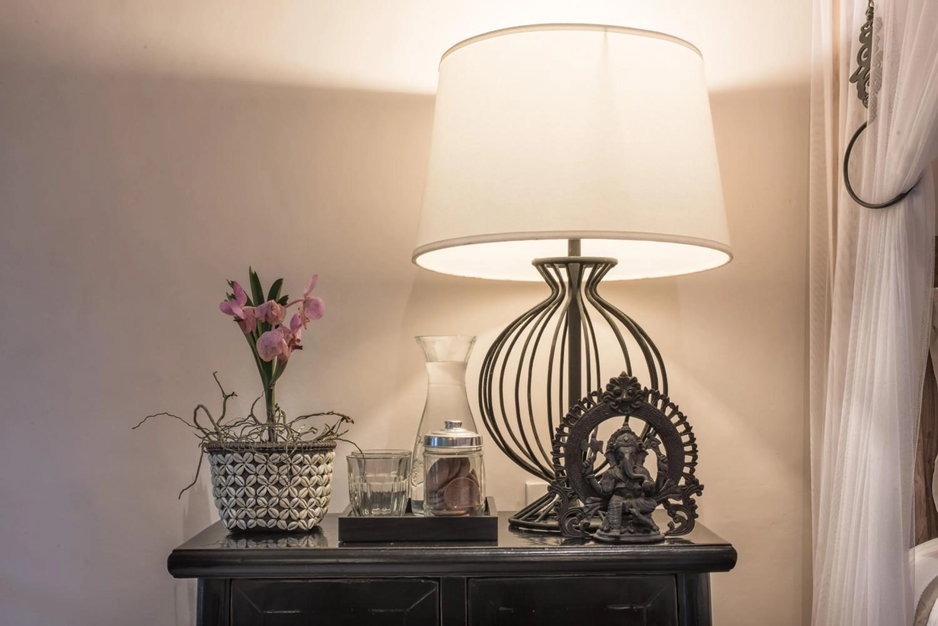 Decorative detail in 20 Middle Street