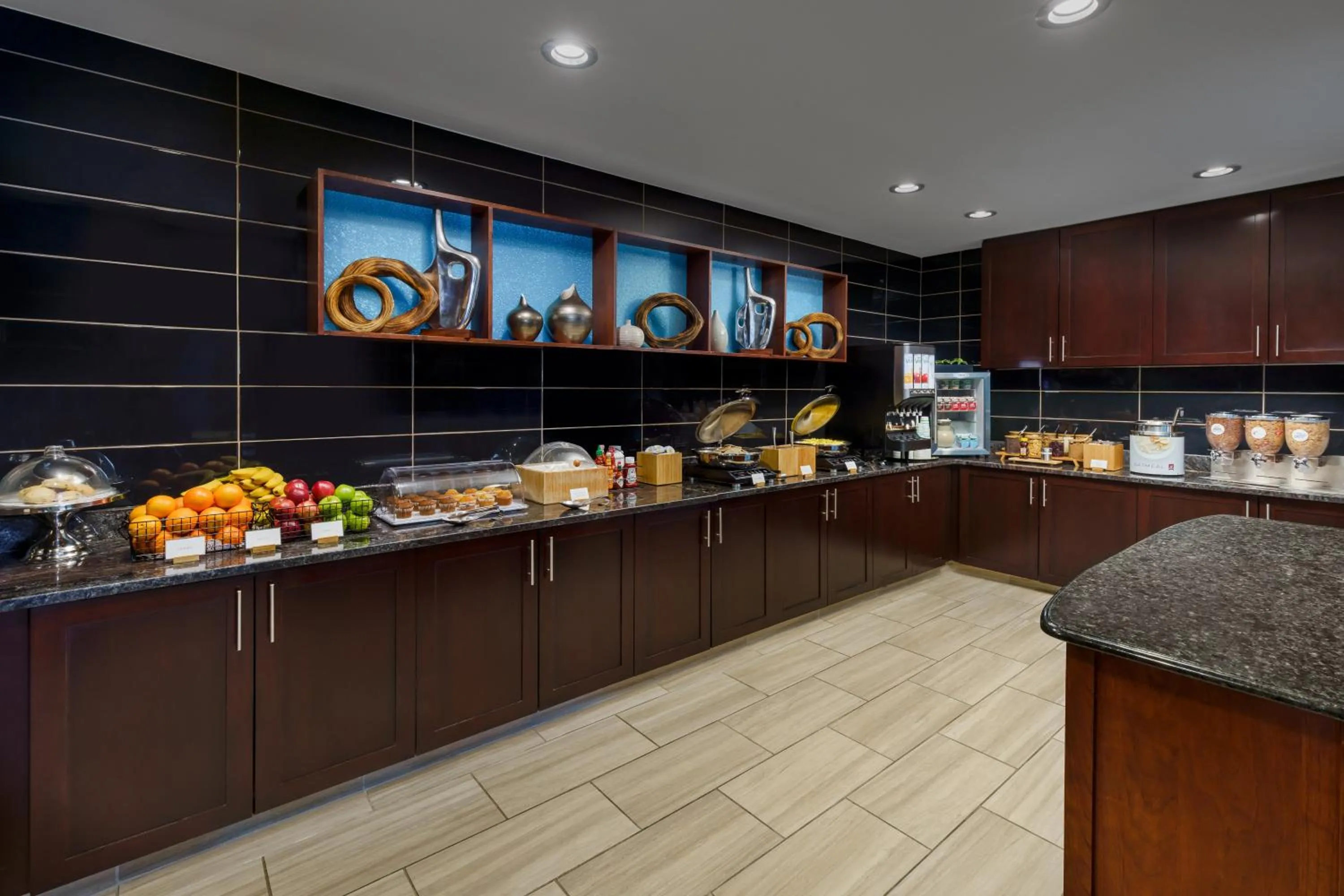 Breakfast in SpringHill Suites Manchester-Boston Regional Airport