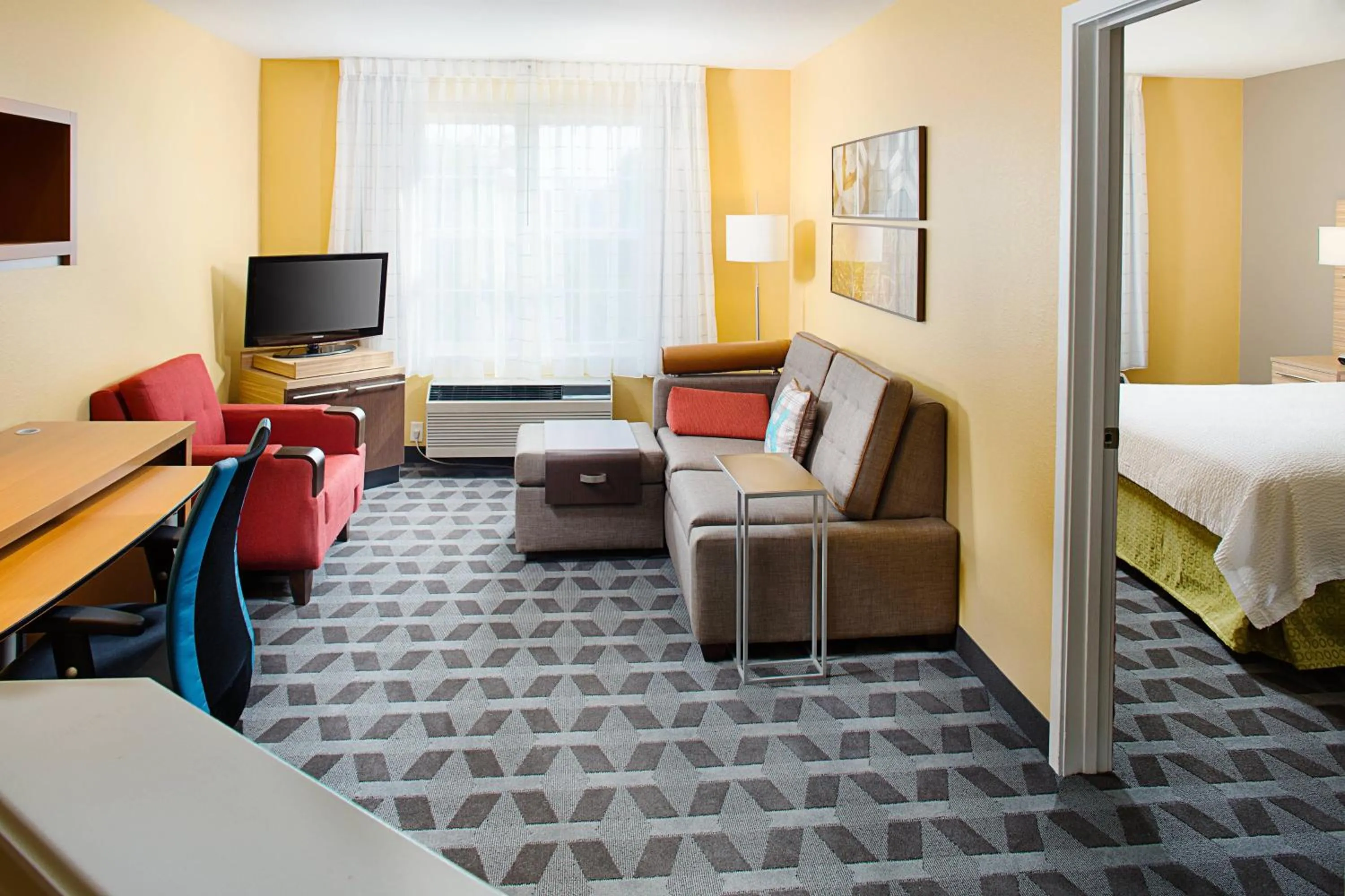 Bedroom, Bed in TownePlace Suites Manchester-Boston Regional Airport