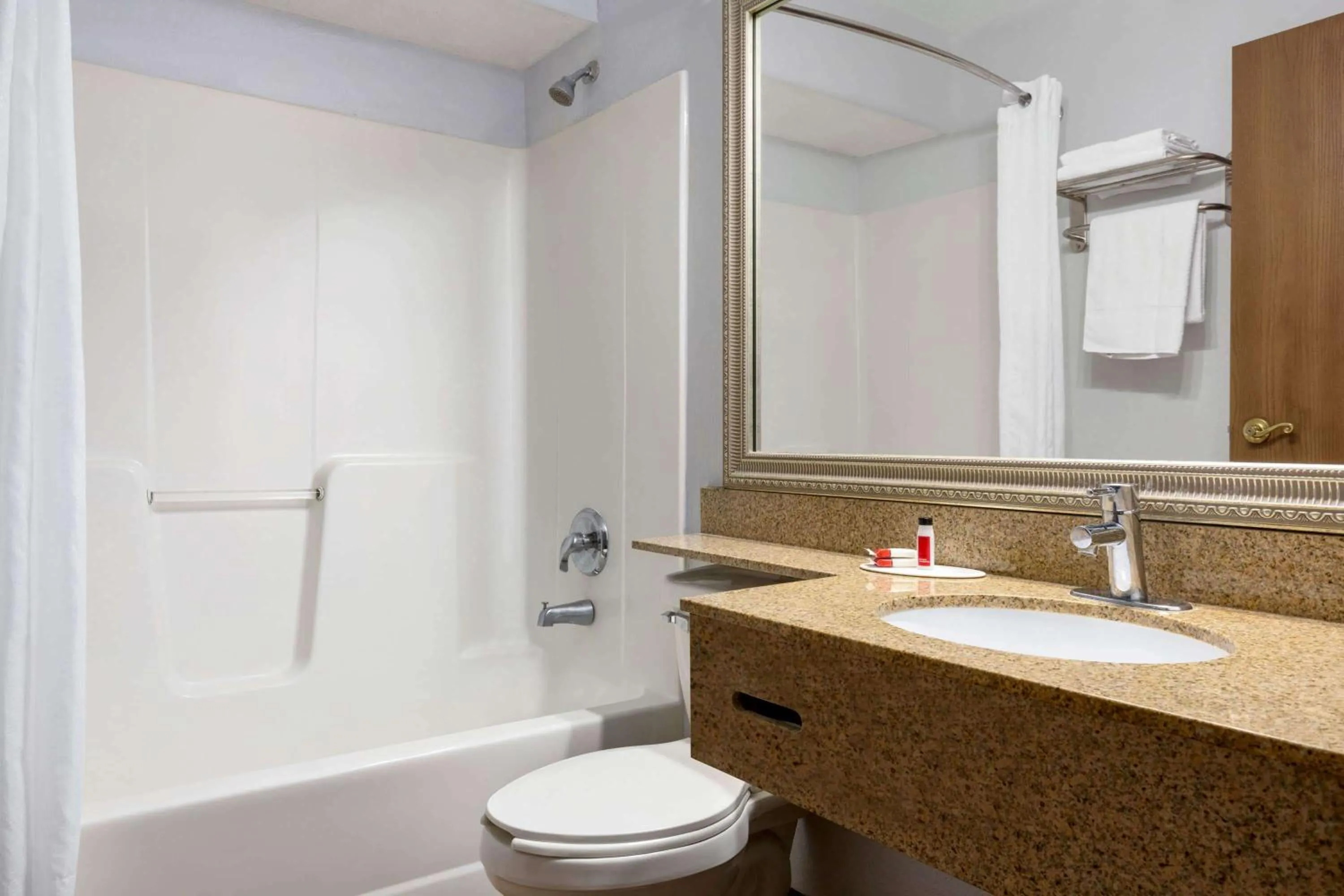 Bathroom in Microtel Inn & Suites Lincoln