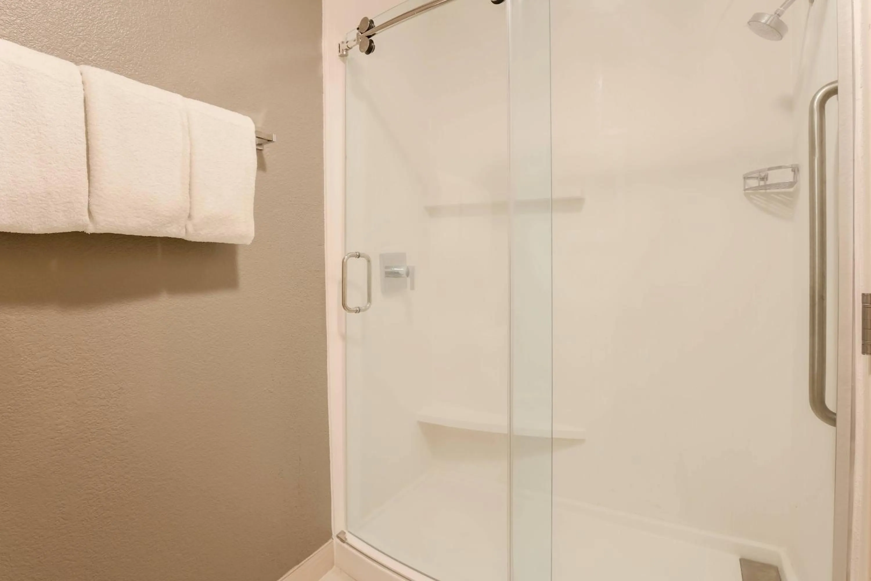 Bathroom in Courtyard by Marriott Monroe Airport