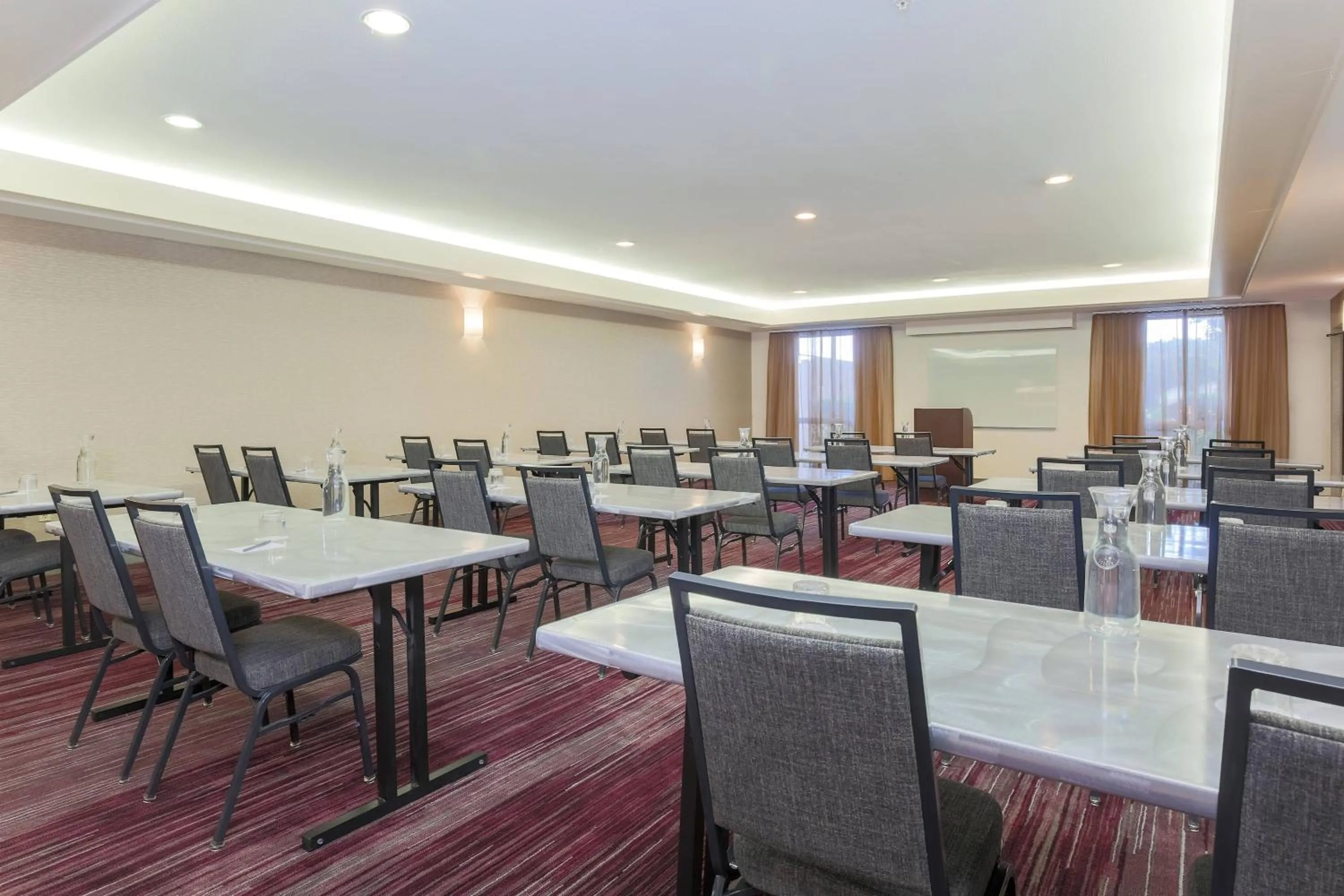 Meeting/conference room in Courtyard by Marriott Monroe Airport