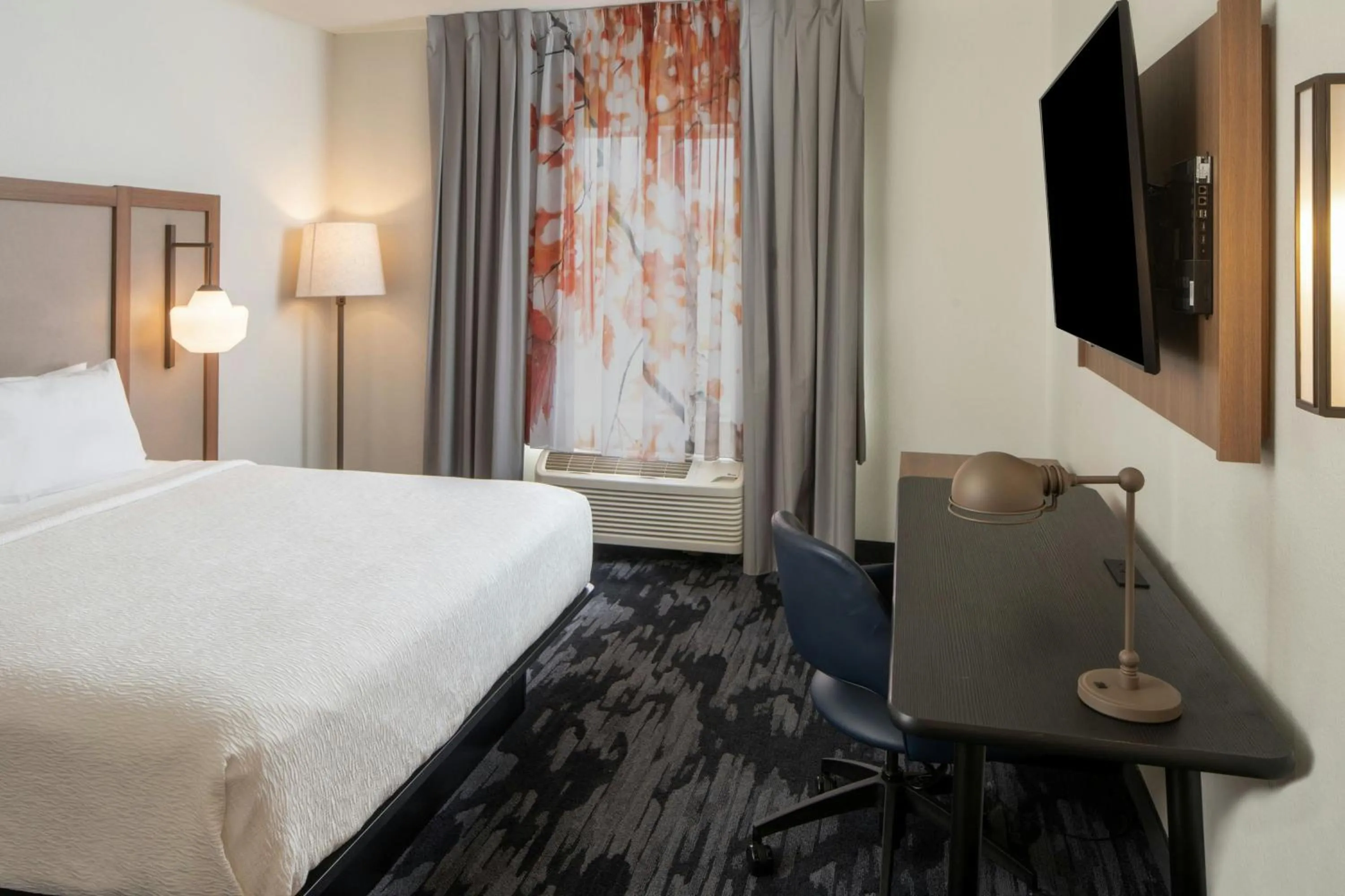 Photo of the whole room, Bed in Fairfield by Marriott Ruston