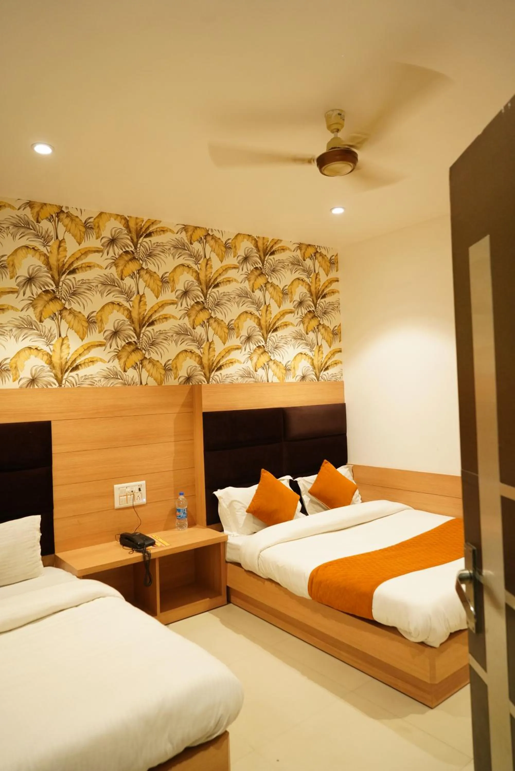 Bedroom, Bed in Hotel Malhotra inn 50 Meter from Golden Temple