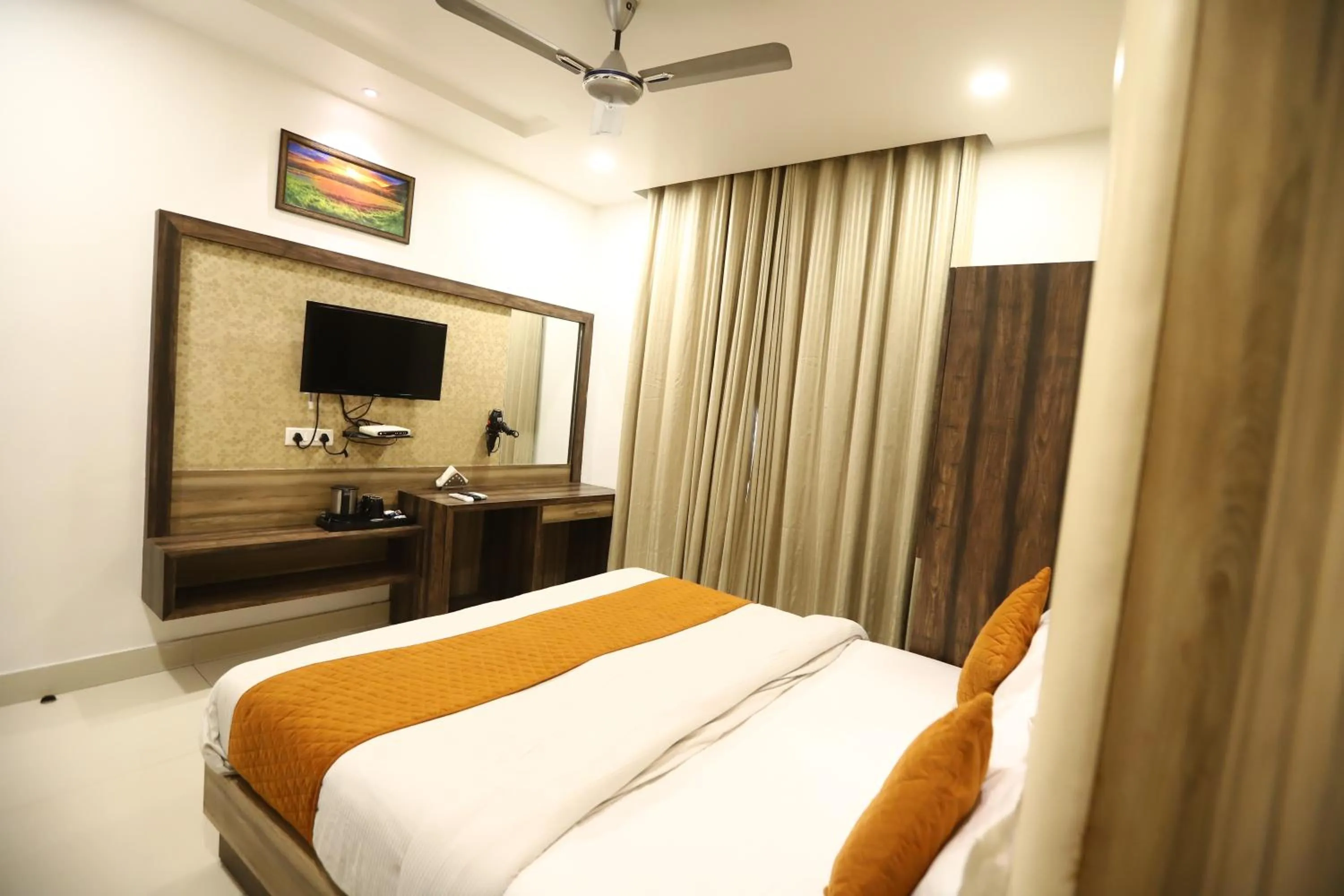 Bedroom, Bed in Hotel Malhotra inn 50 Meter from Golden Temple