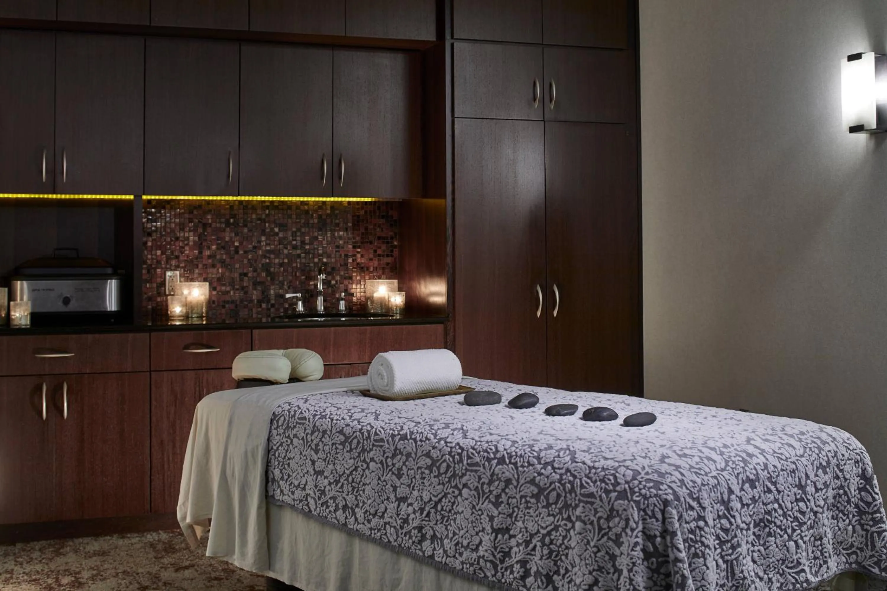 Spa and wellness centre/facilities, Bed in The Battle House Renaissance Mobile Hotel & Spa