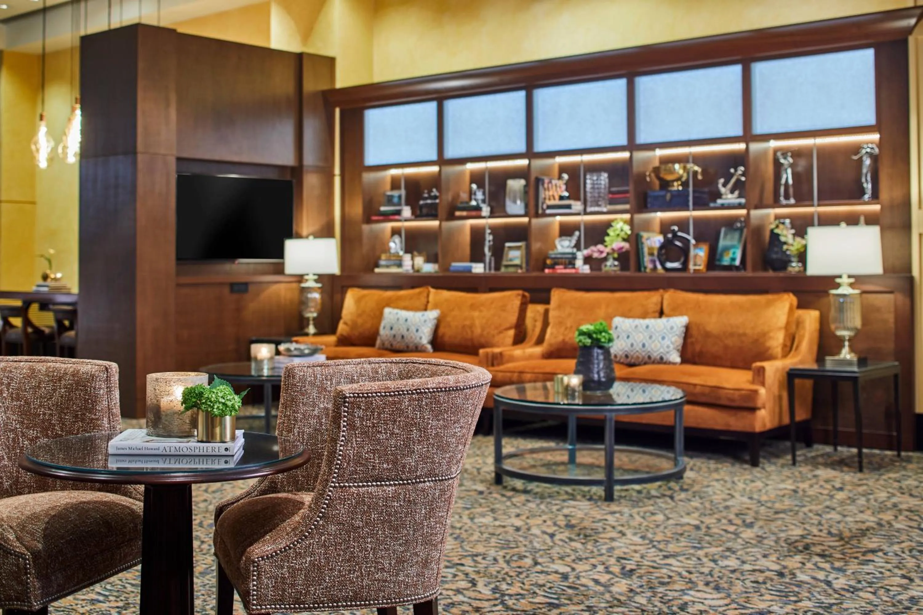 Lounge or bar in The Battle House Renaissance Mobile Hotel & Spa