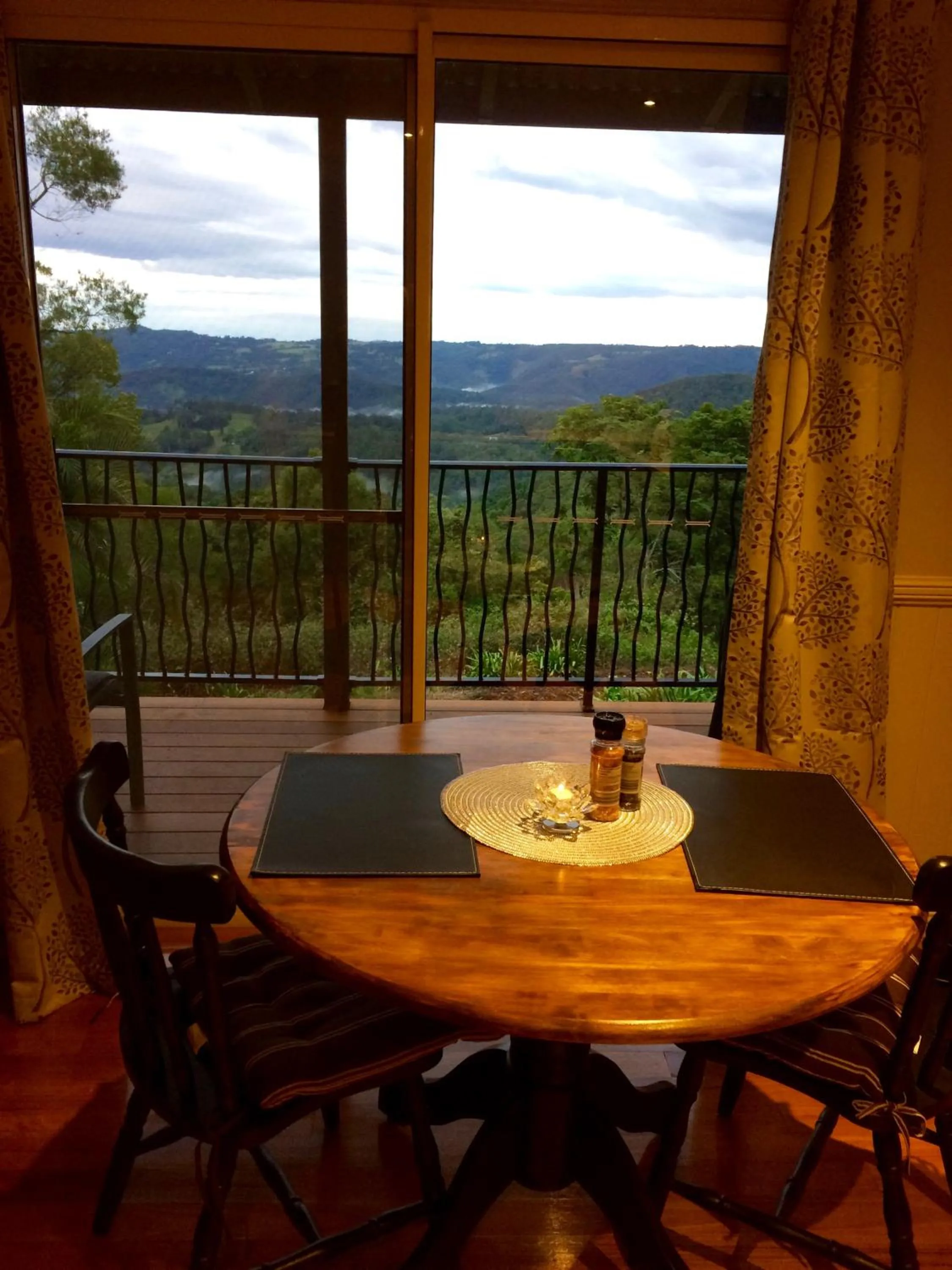 Dining area in Maleny Luxury Cottages