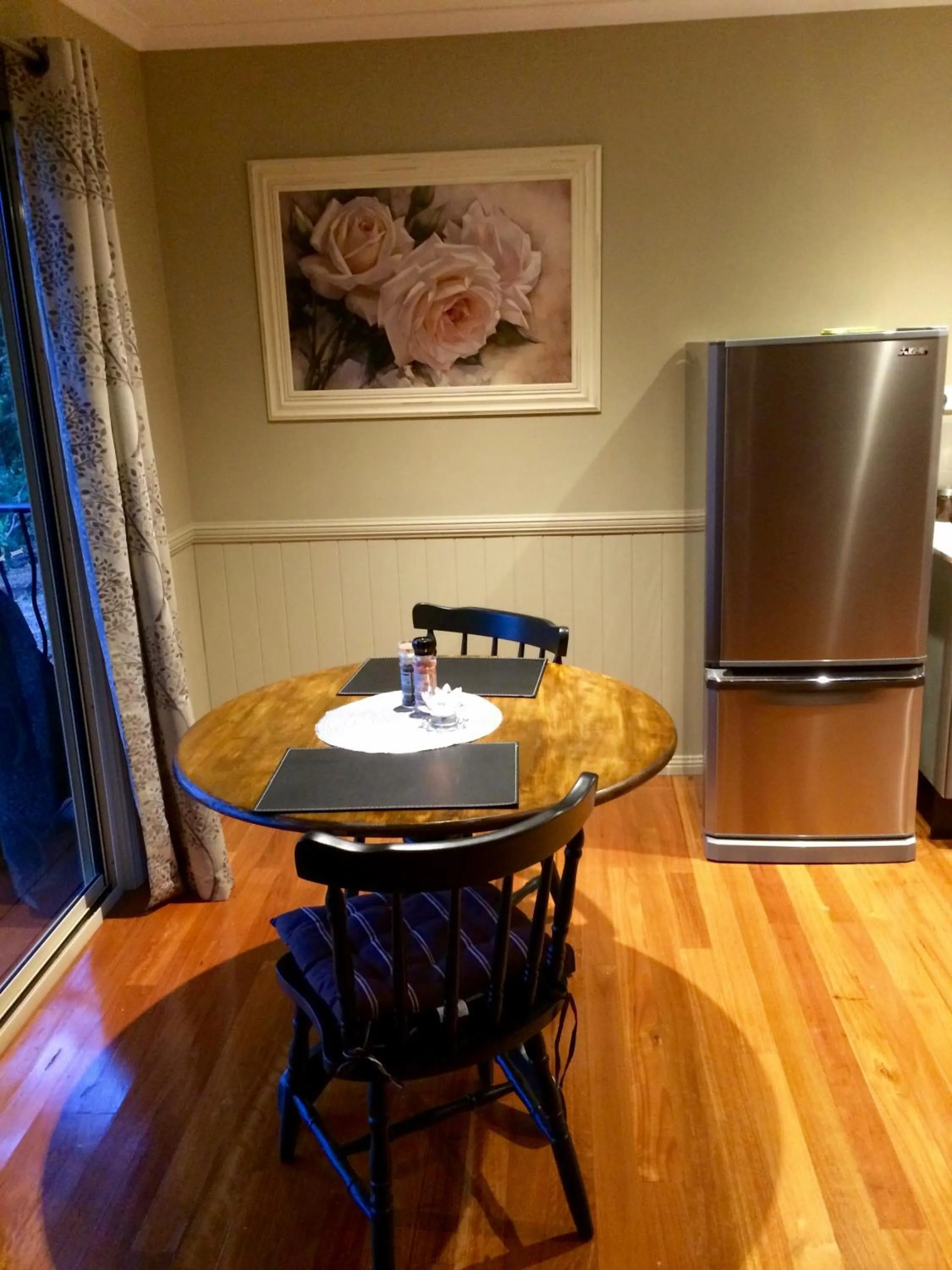 Dining area in Maleny Luxury Cottages