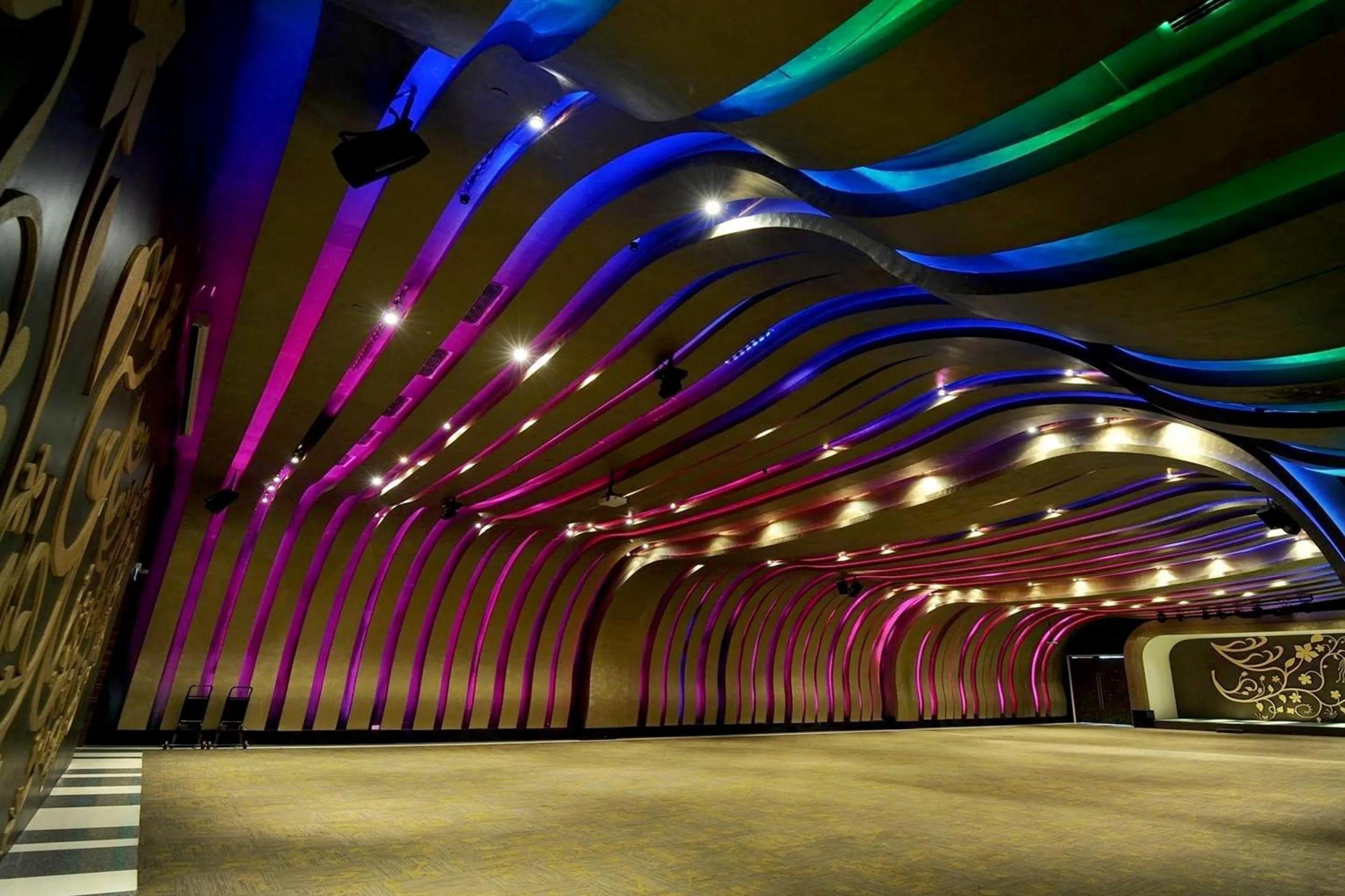 Facade/entrance in Sunday Hotel Subang Formerly Empire Hotel