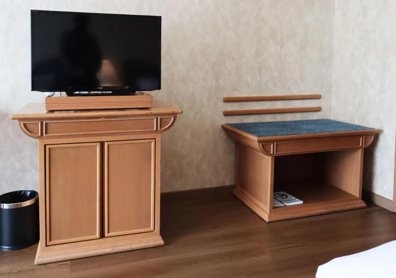 TV and multimedia in Grand Palace Hotel