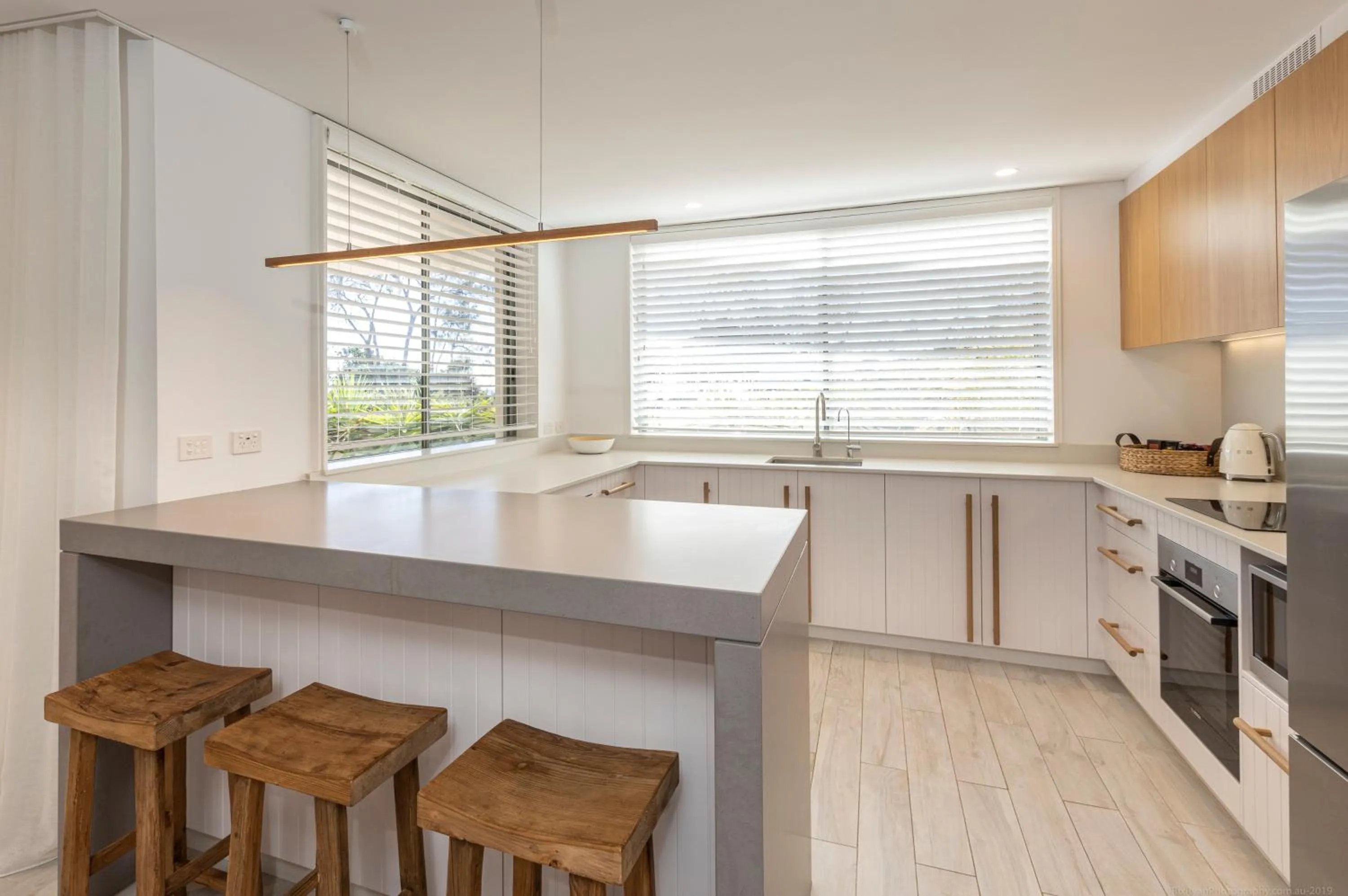 Kitchen or kitchenette in Bay Royal Apartments