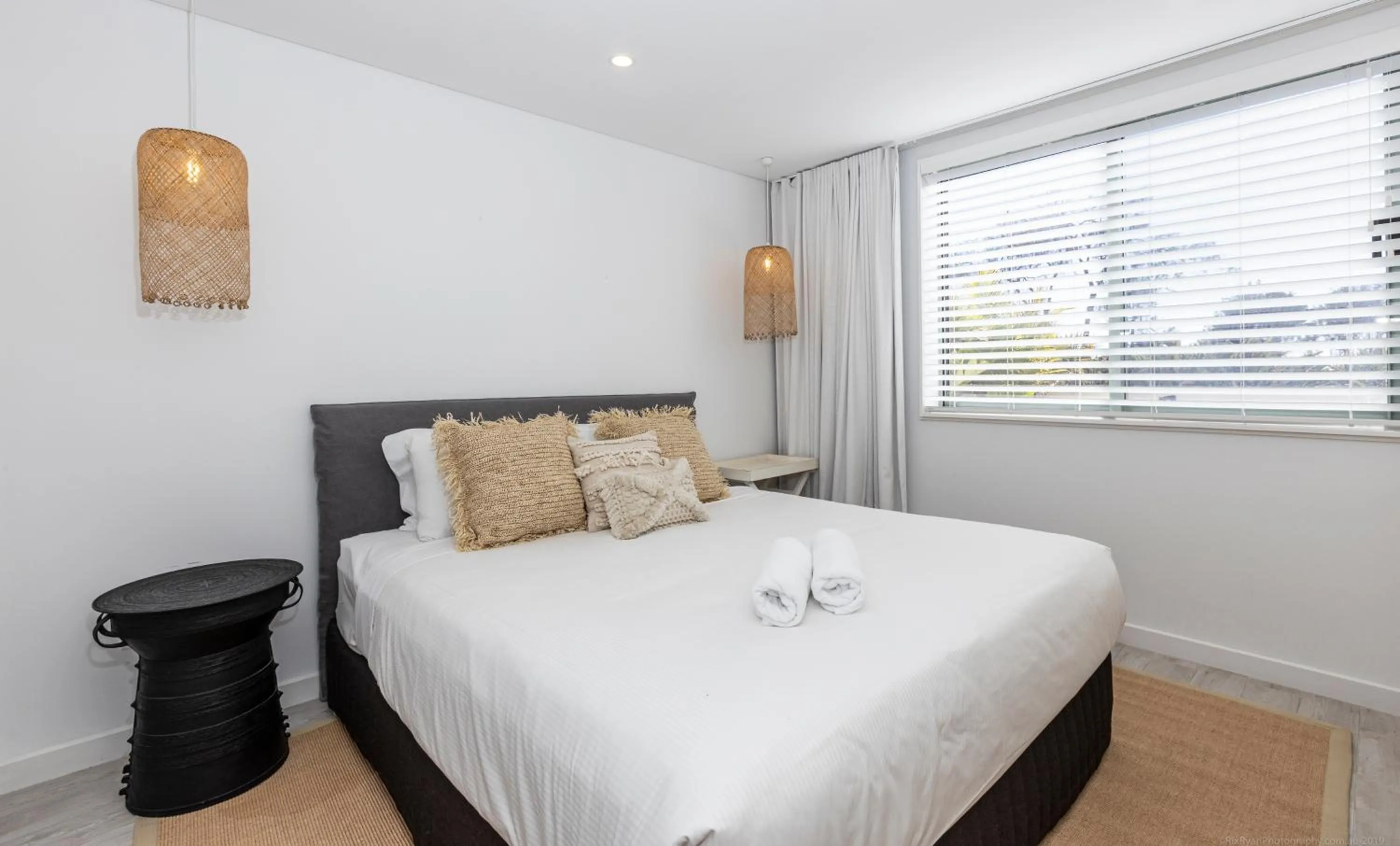 Bedroom, Bed in Bay Royal Apartments