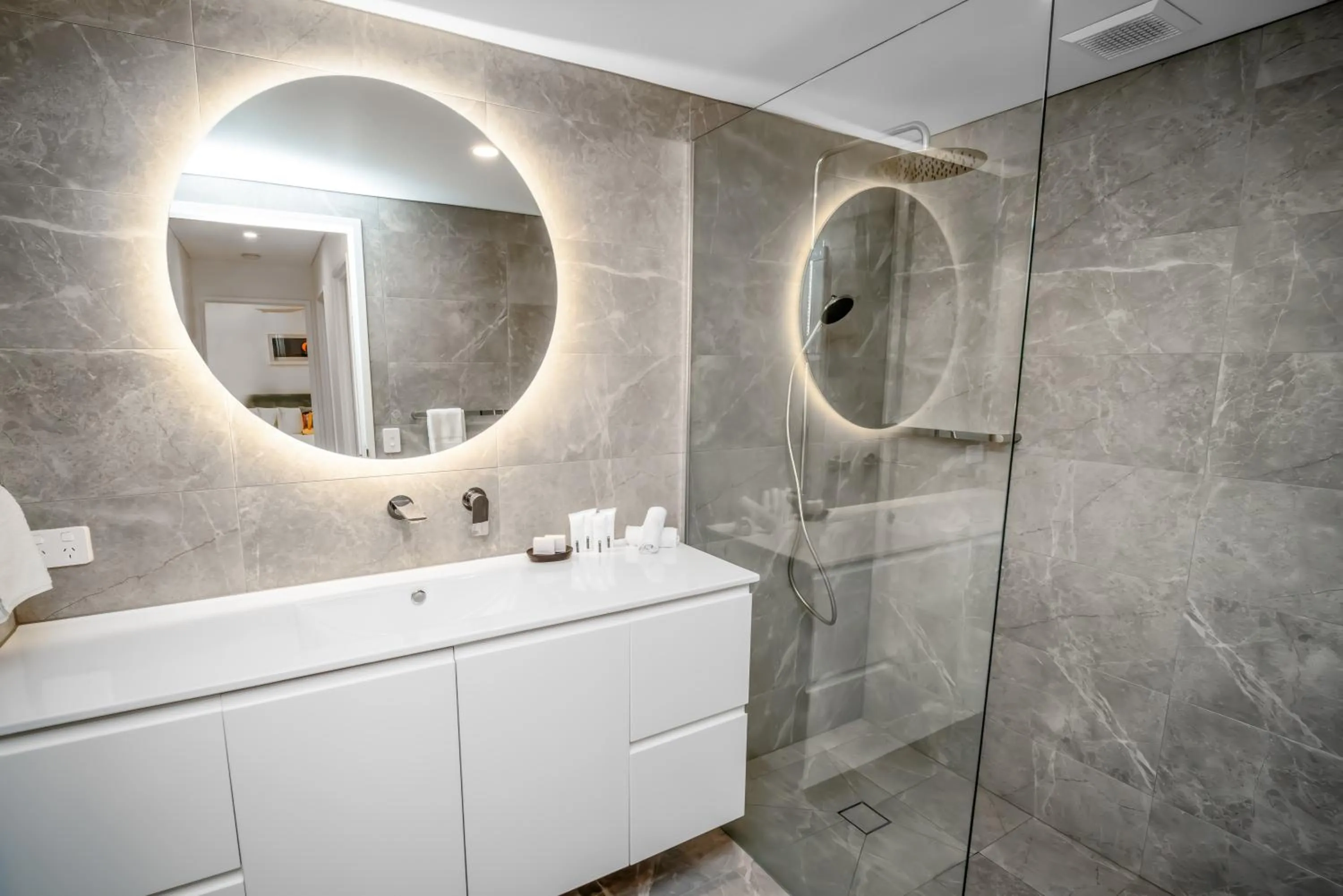 Bay Royal Apartments