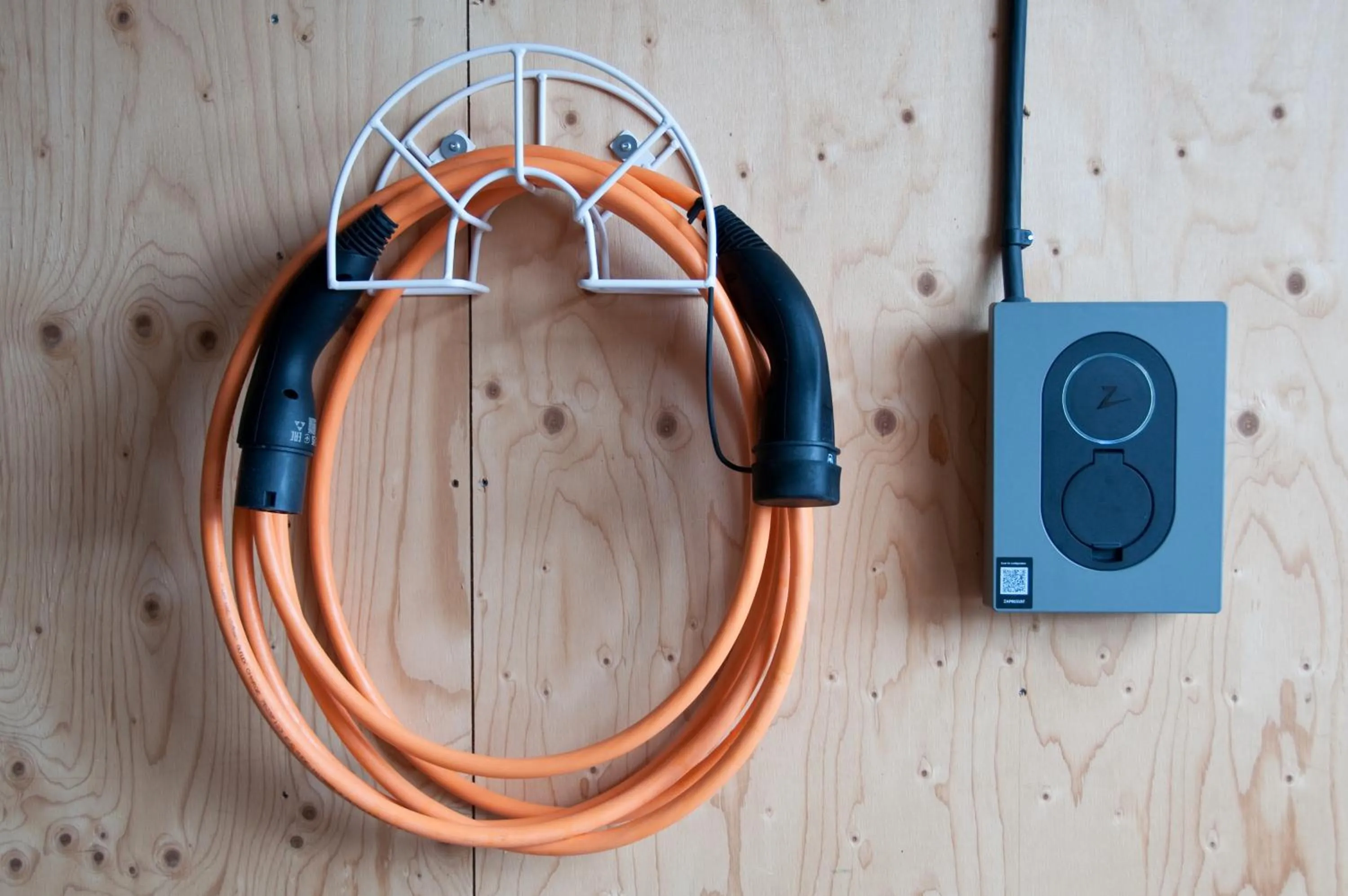 Property building in Escape to PaulssonPaleo