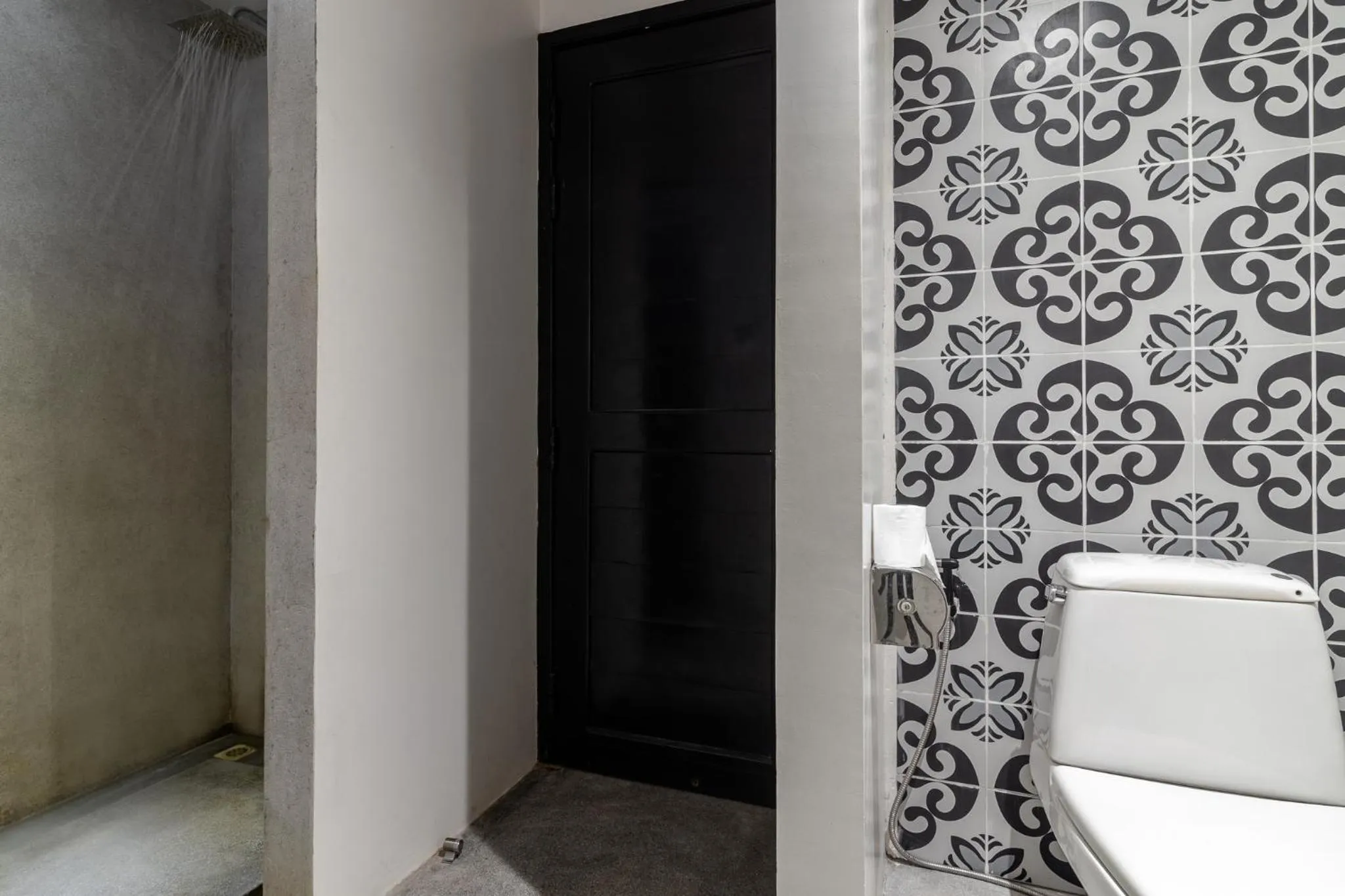 Shower in Bunwin Siem Reap