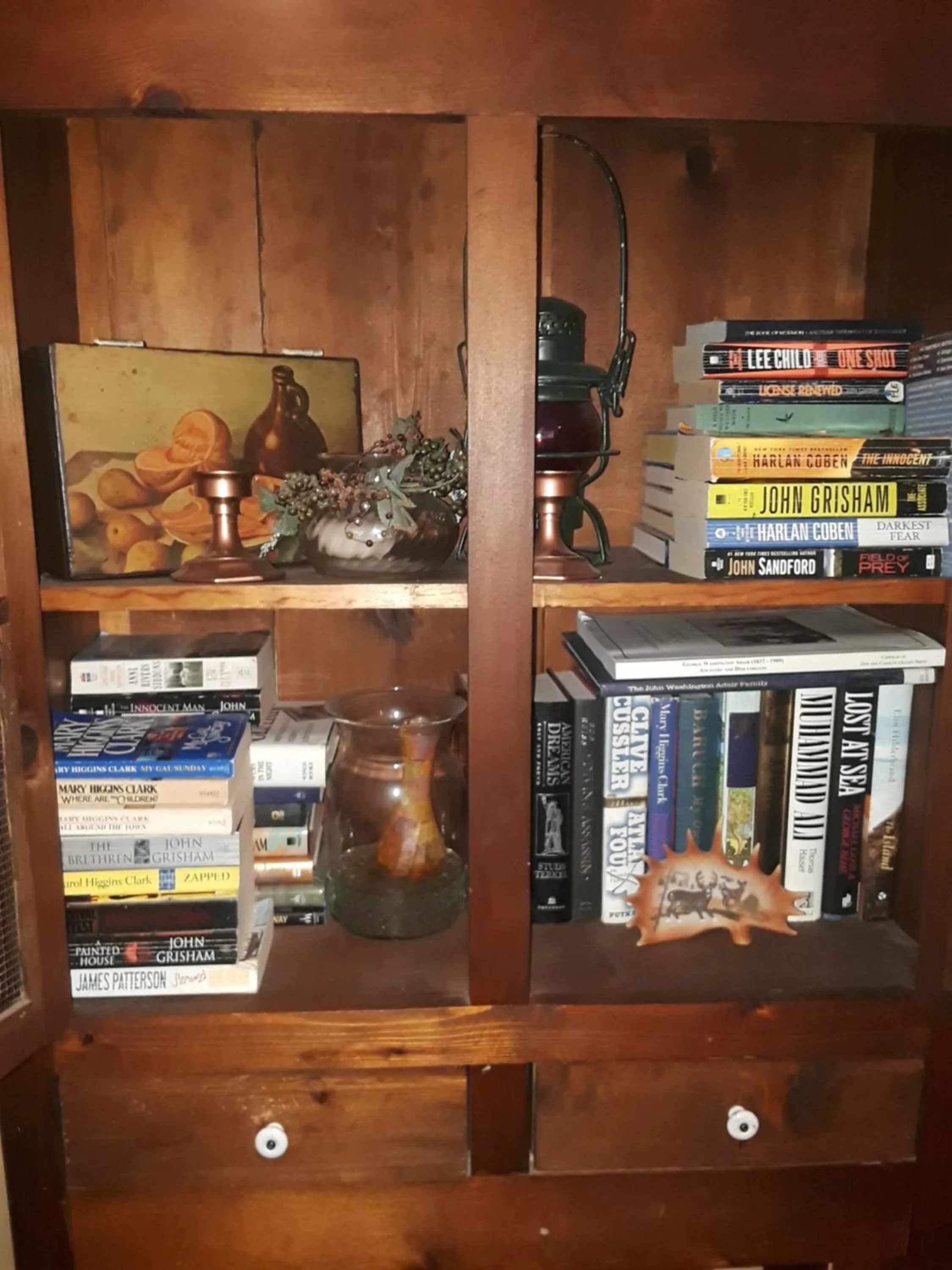 Library in Adair Springs Cabin