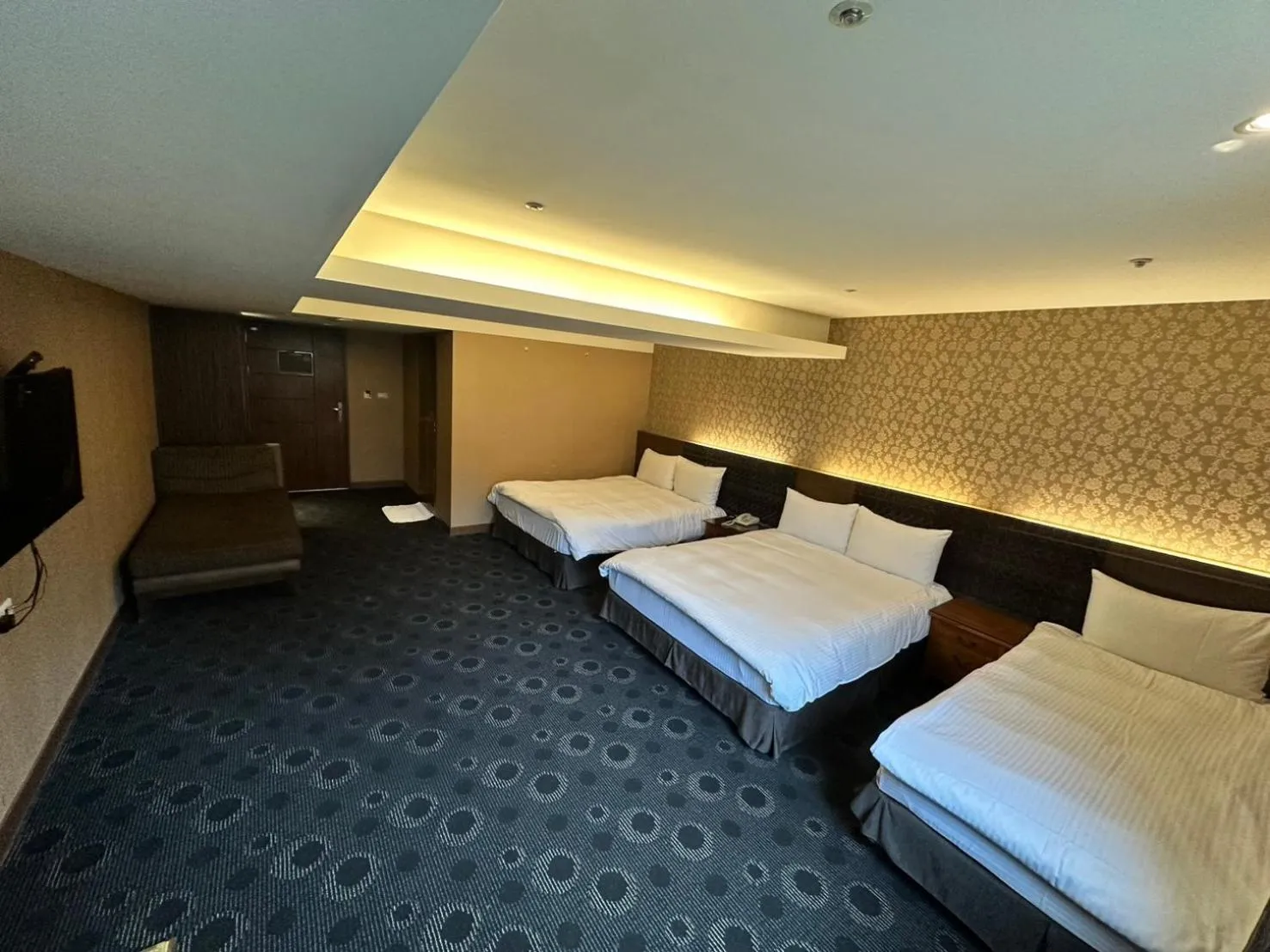 Bed in Cai She Hotel