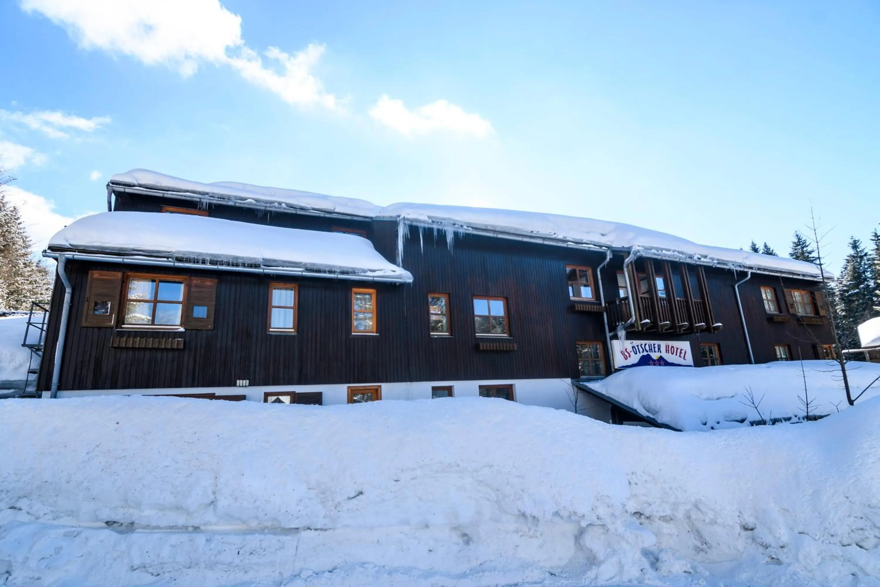 Facade/entrance in BS-Ötscher Hotel