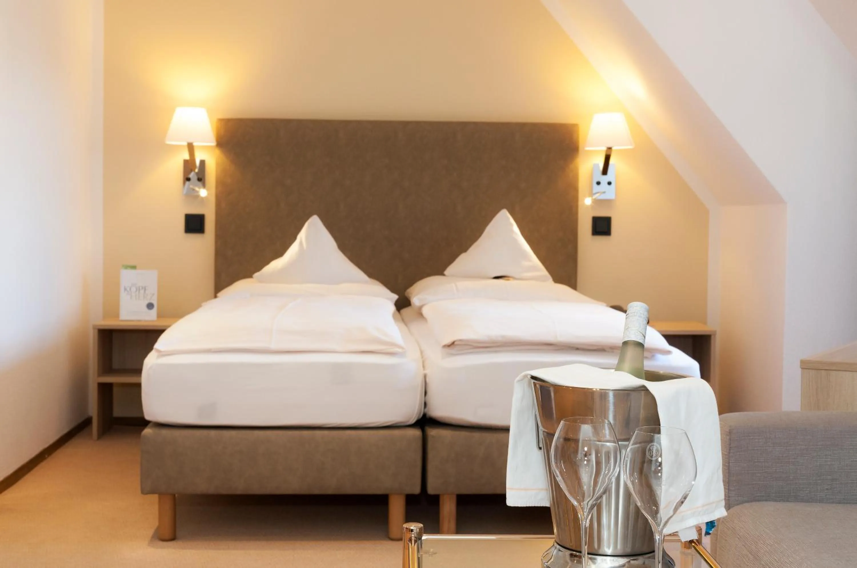 Bed in Romantik Hotel Johanniter-Kreuz