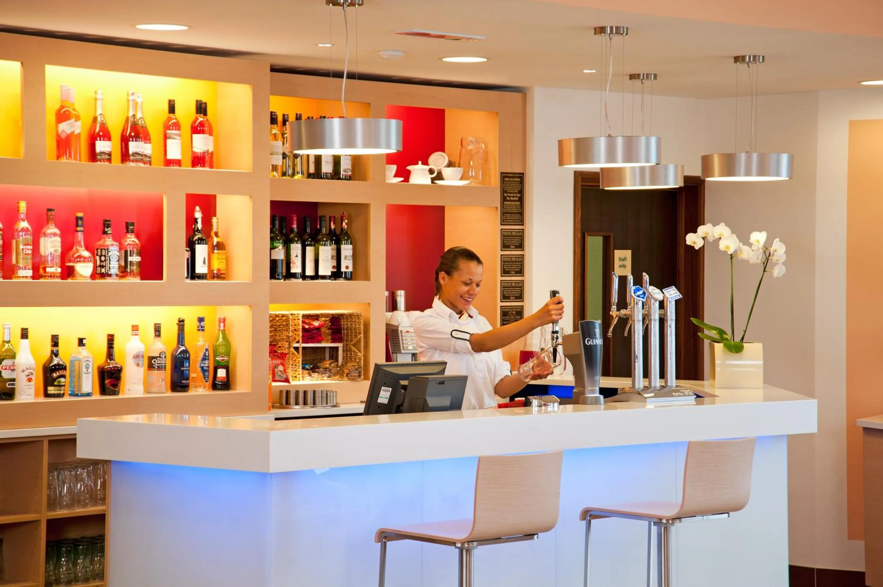 Lounge or bar, Lounge/Bar in ibis Gloucester