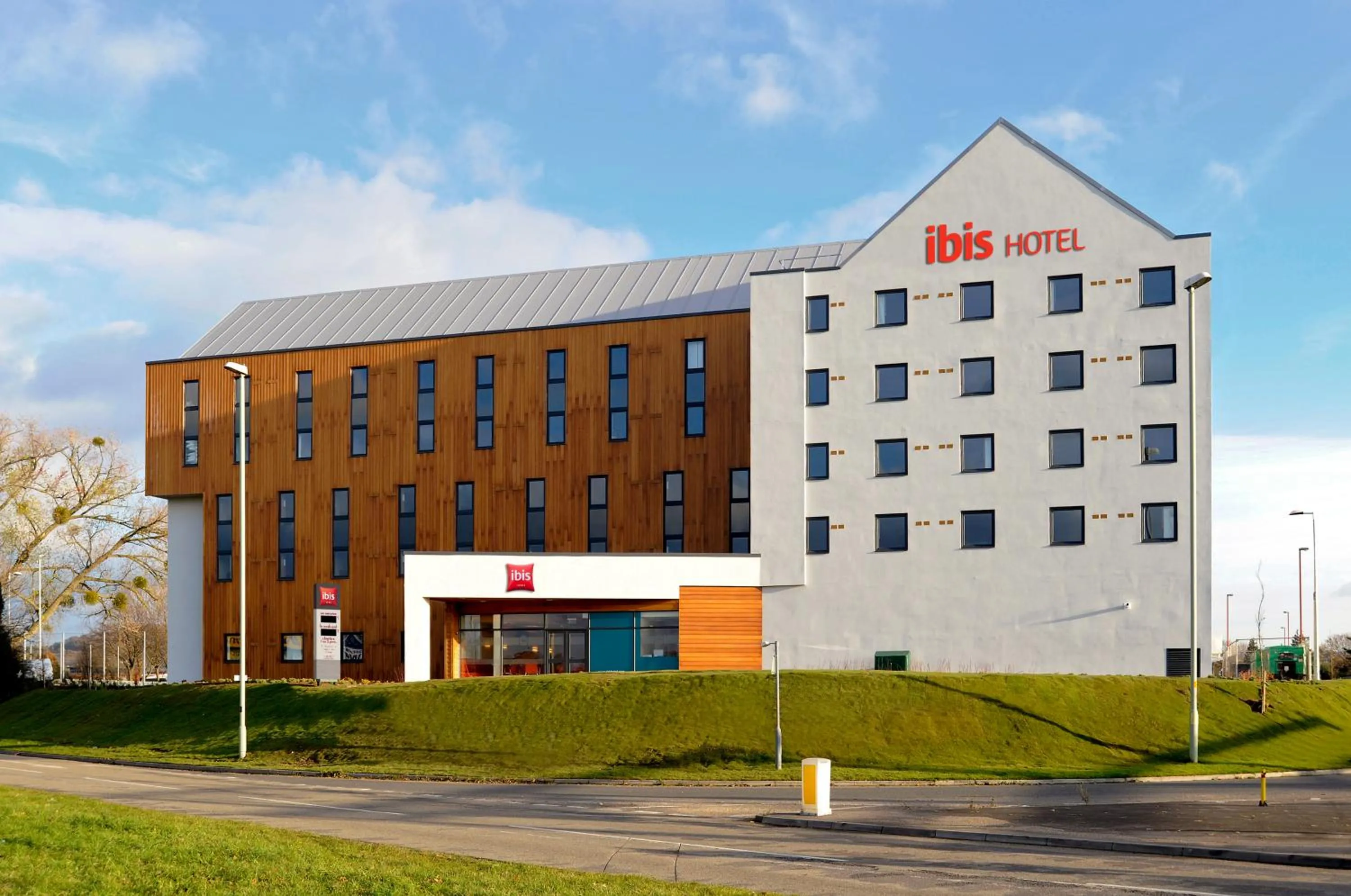 Property Building in ibis Gloucester