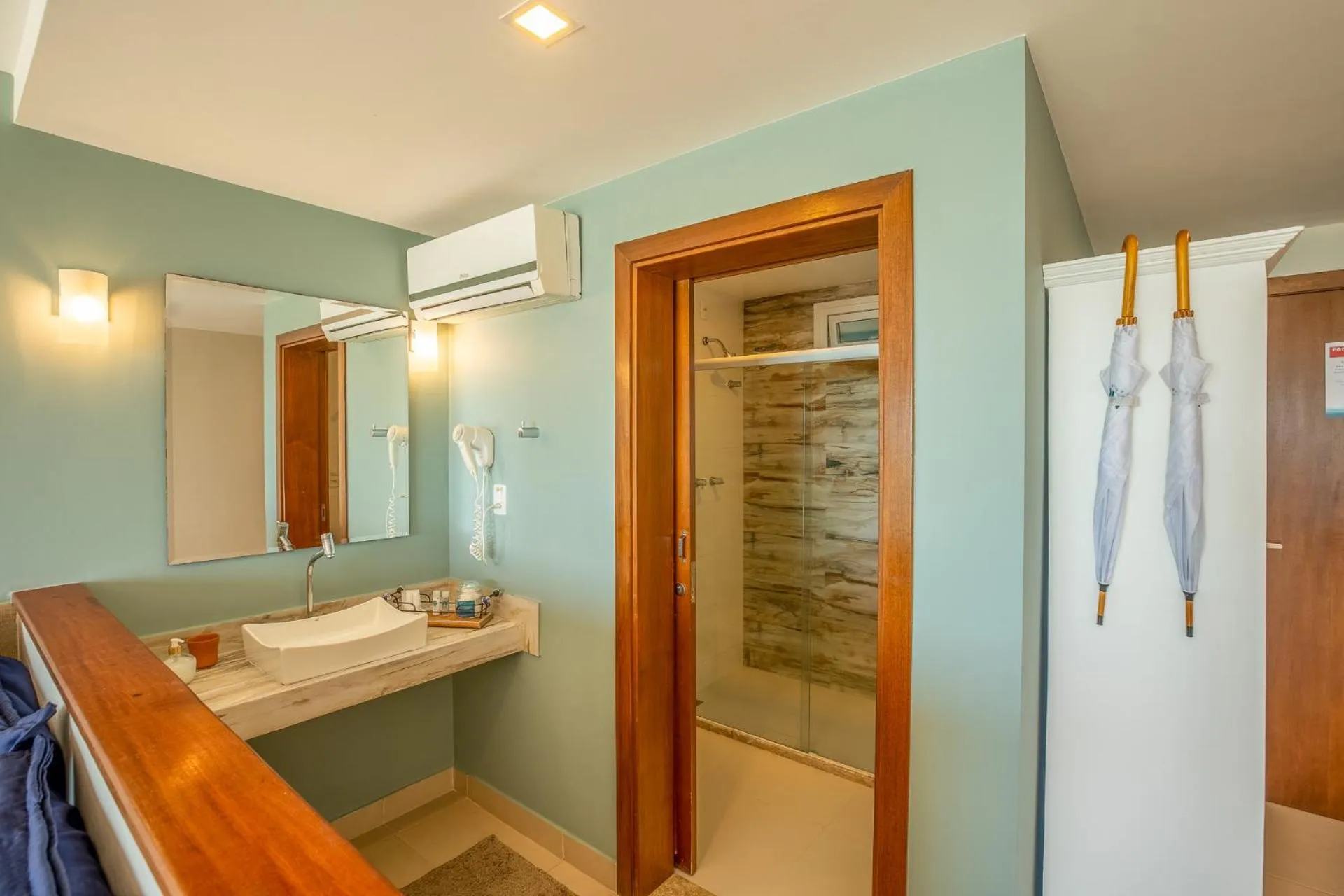 Shower in Pousada Dona Moça