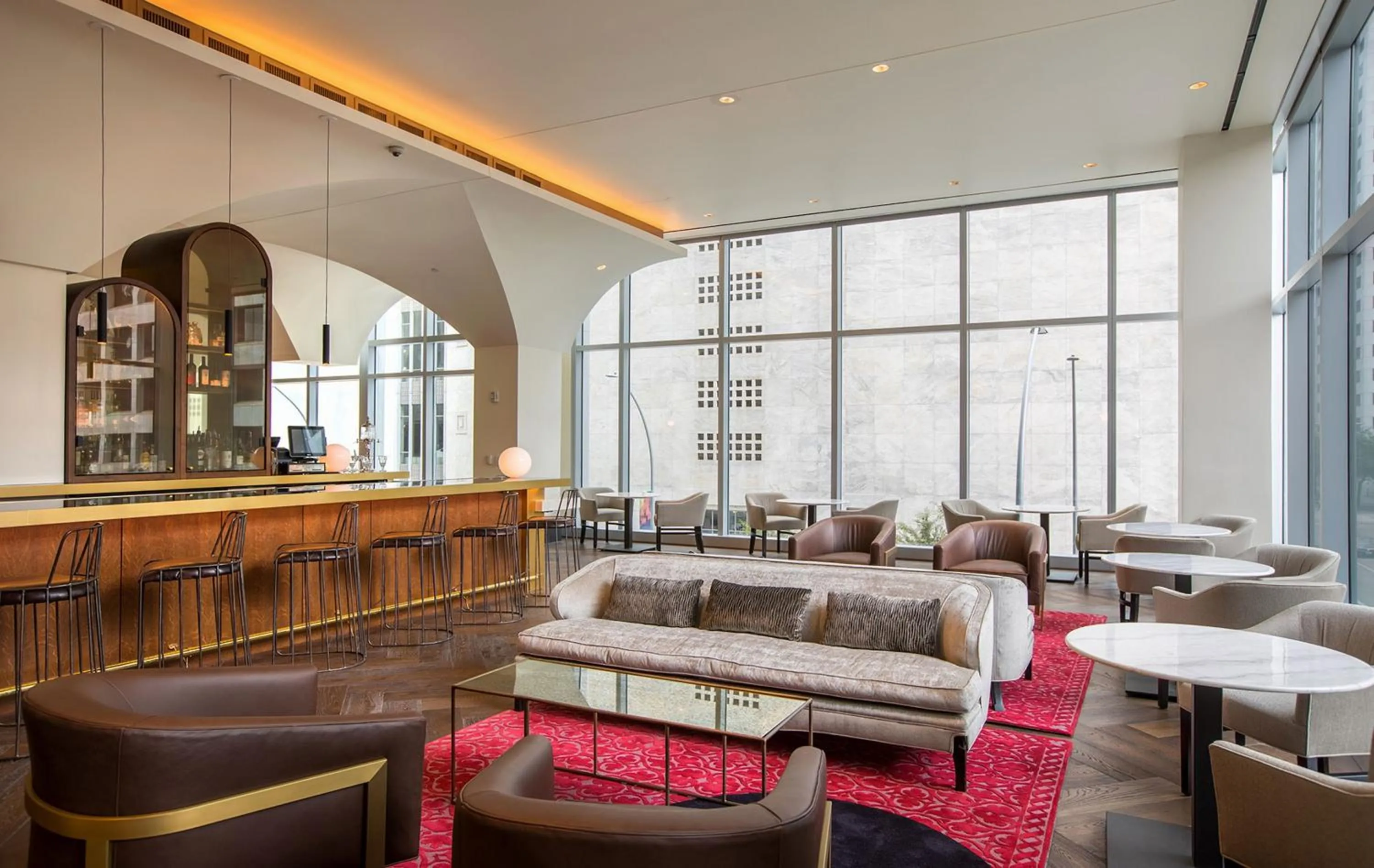 Lounge or bar in The Laura Hotel, Houston Downtown, Autograph Collection