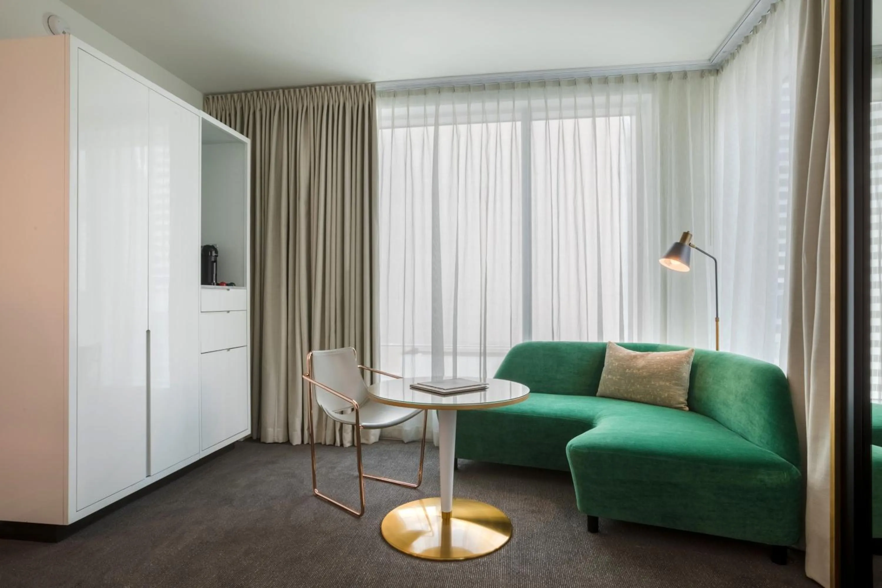 Seating area in The Laura Hotel, Houston Downtown, Autograph Collection