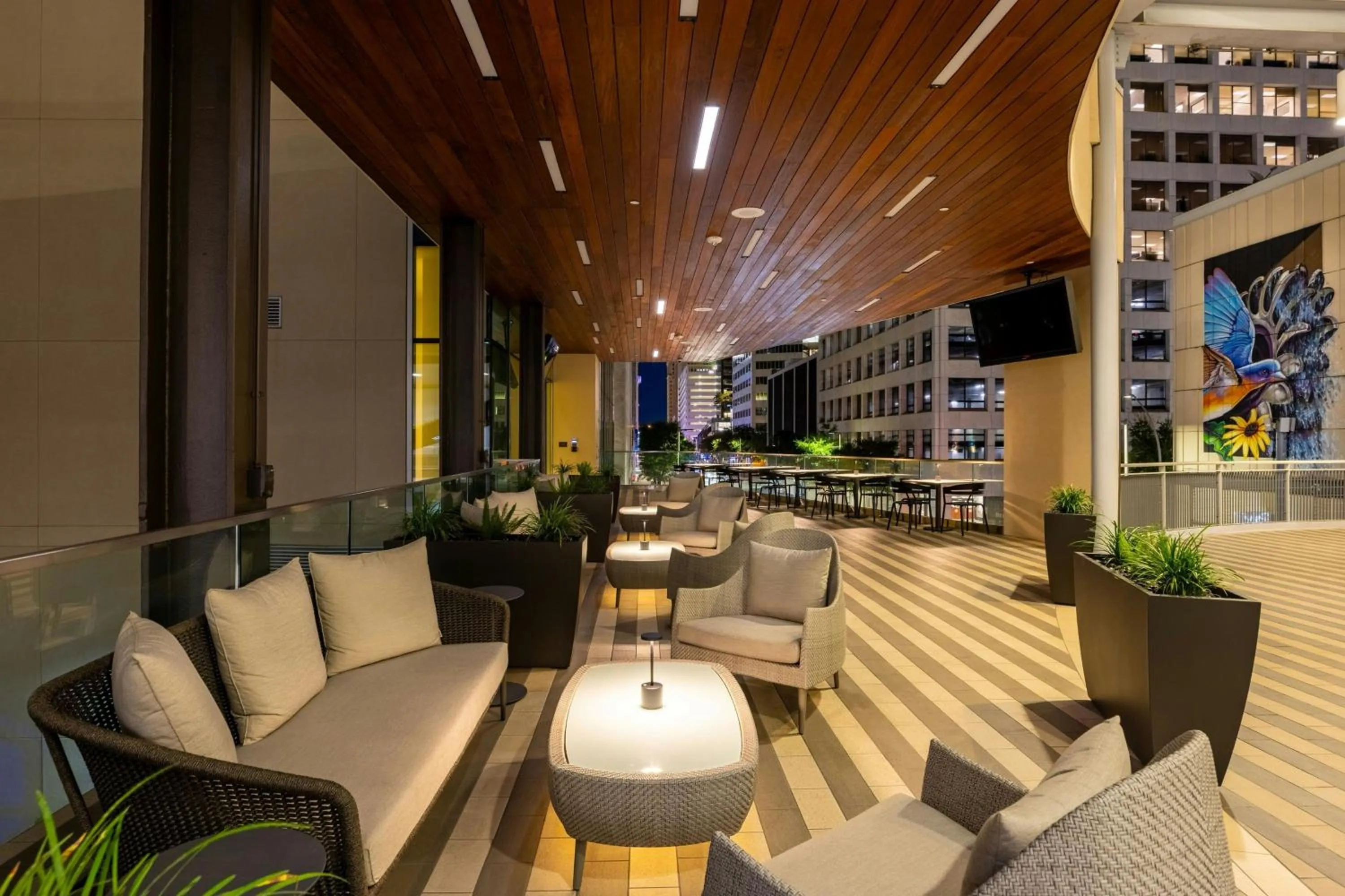 Restaurant/places to eat in The Laura Hotel, Houston Downtown, Autograph Collection