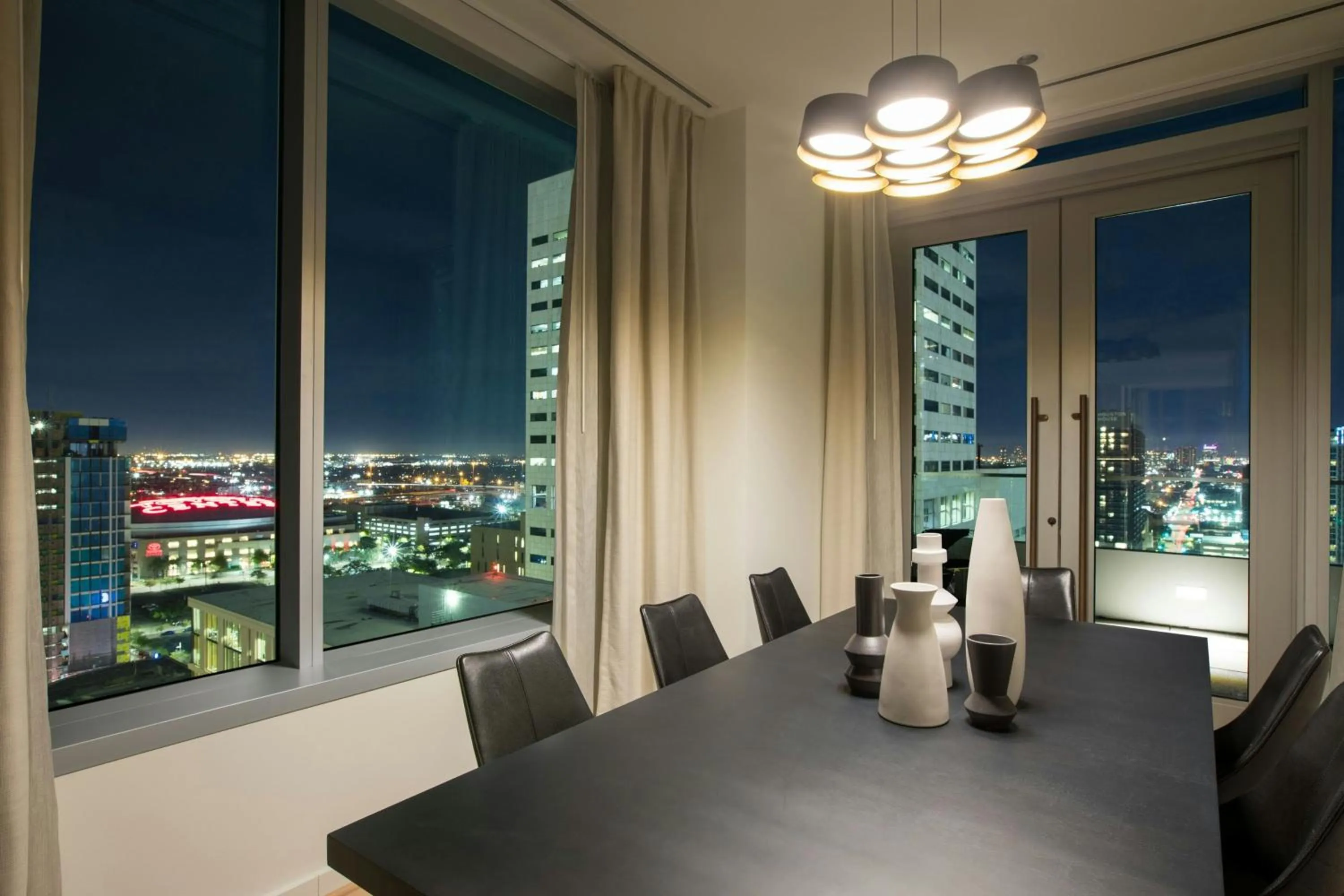 Photo of the whole room in The Laura Hotel, Houston Downtown, Autograph Collection