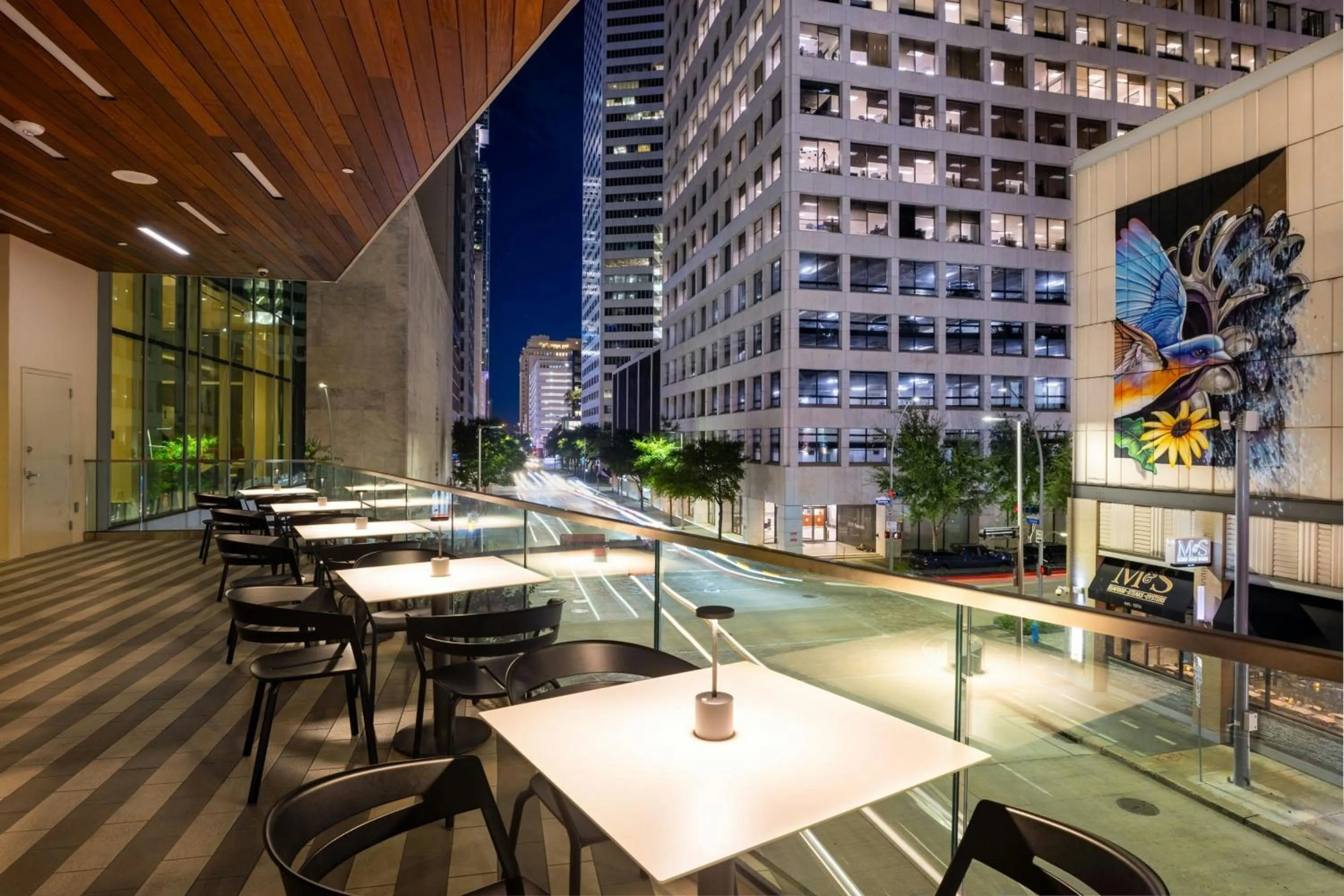 Restaurant/places to eat in The Laura Hotel, Houston Downtown, Autograph Collection