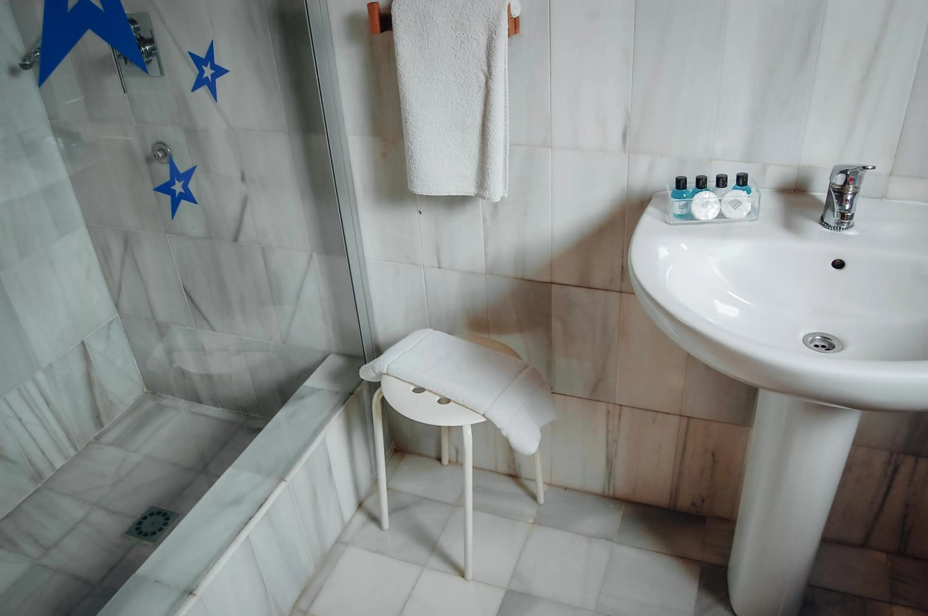 Shower in White Nest Hostel