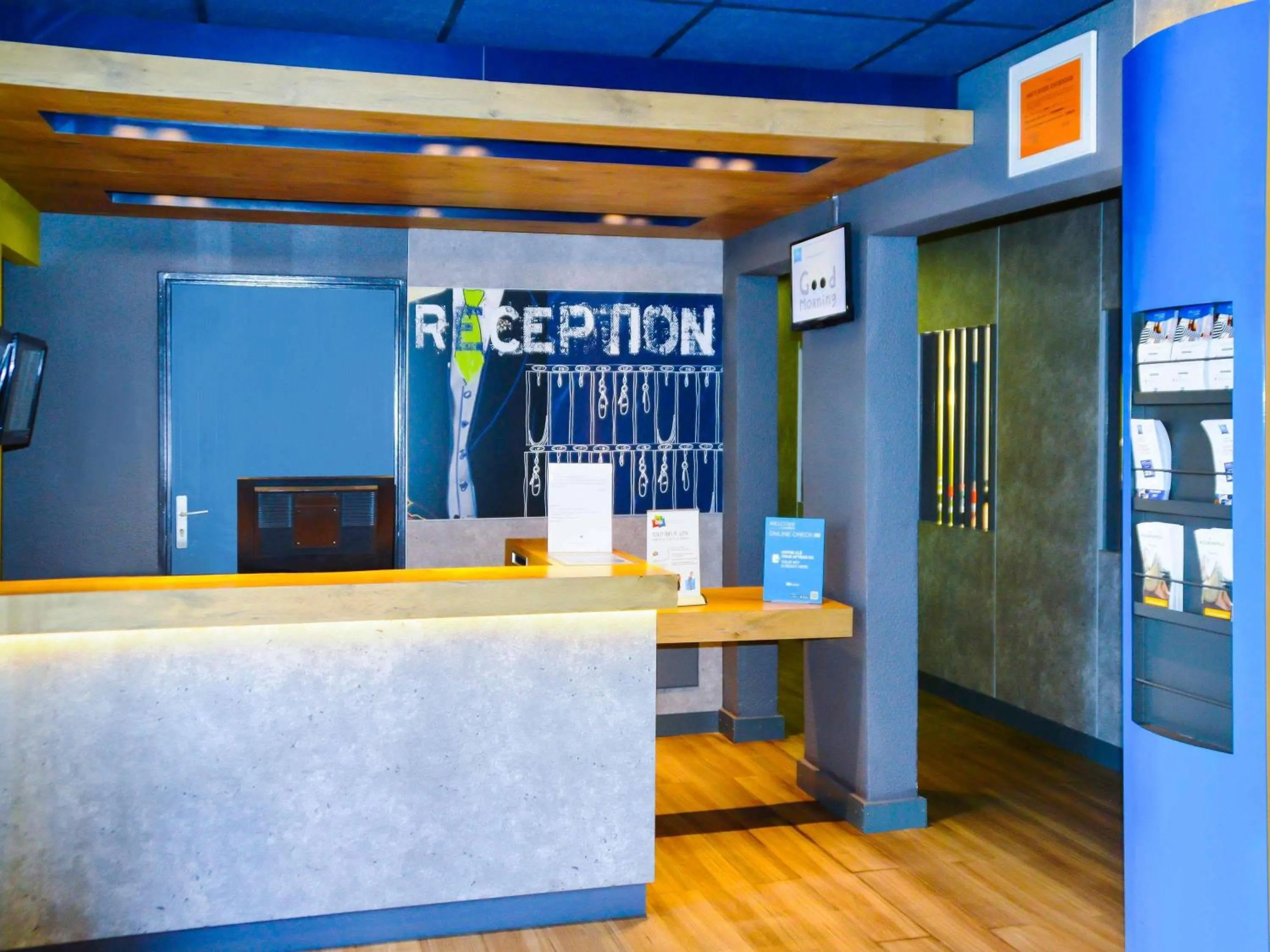 Property building in Ibis Budget Hyères