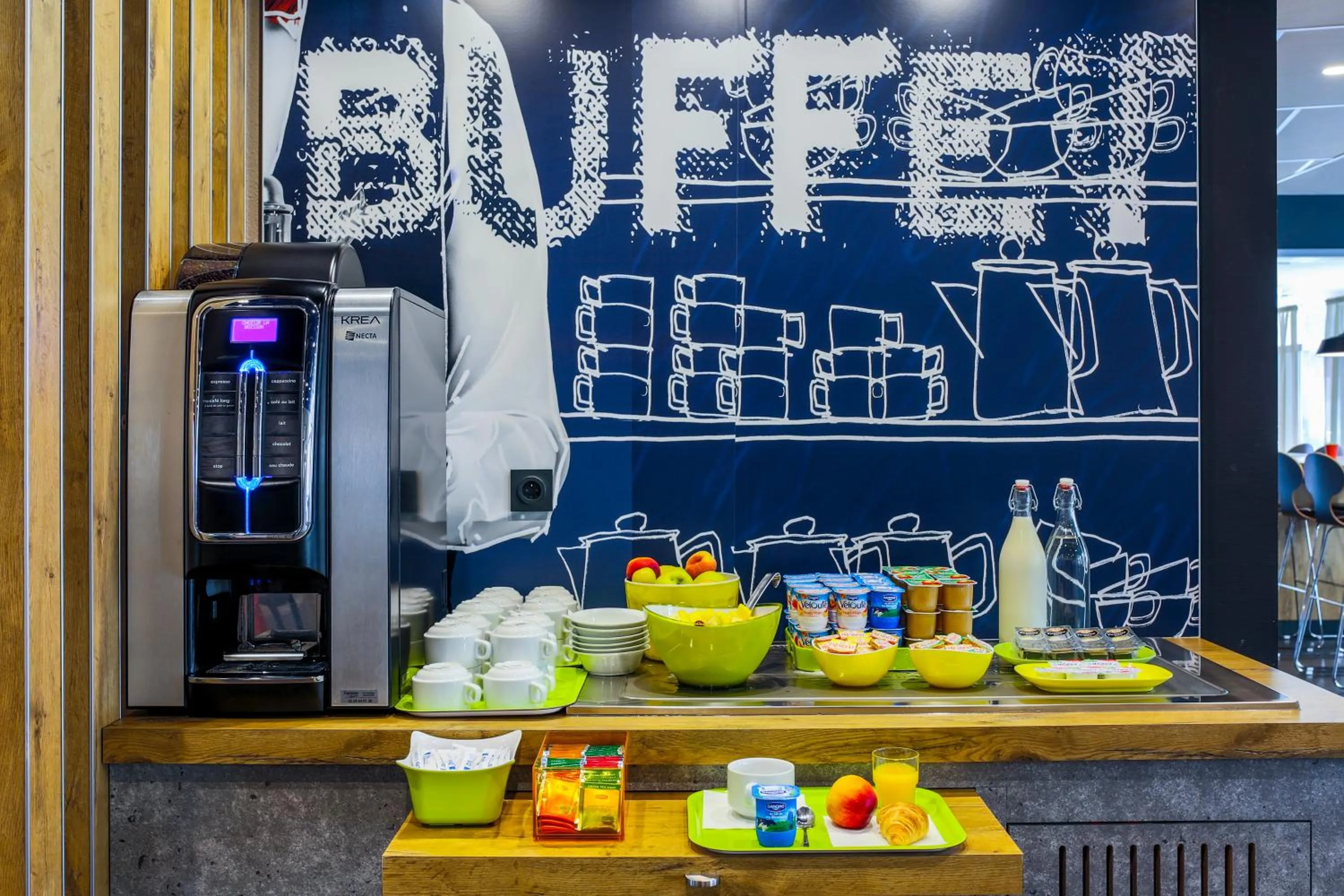 Buffet breakfast in Ibis Budget Hyères