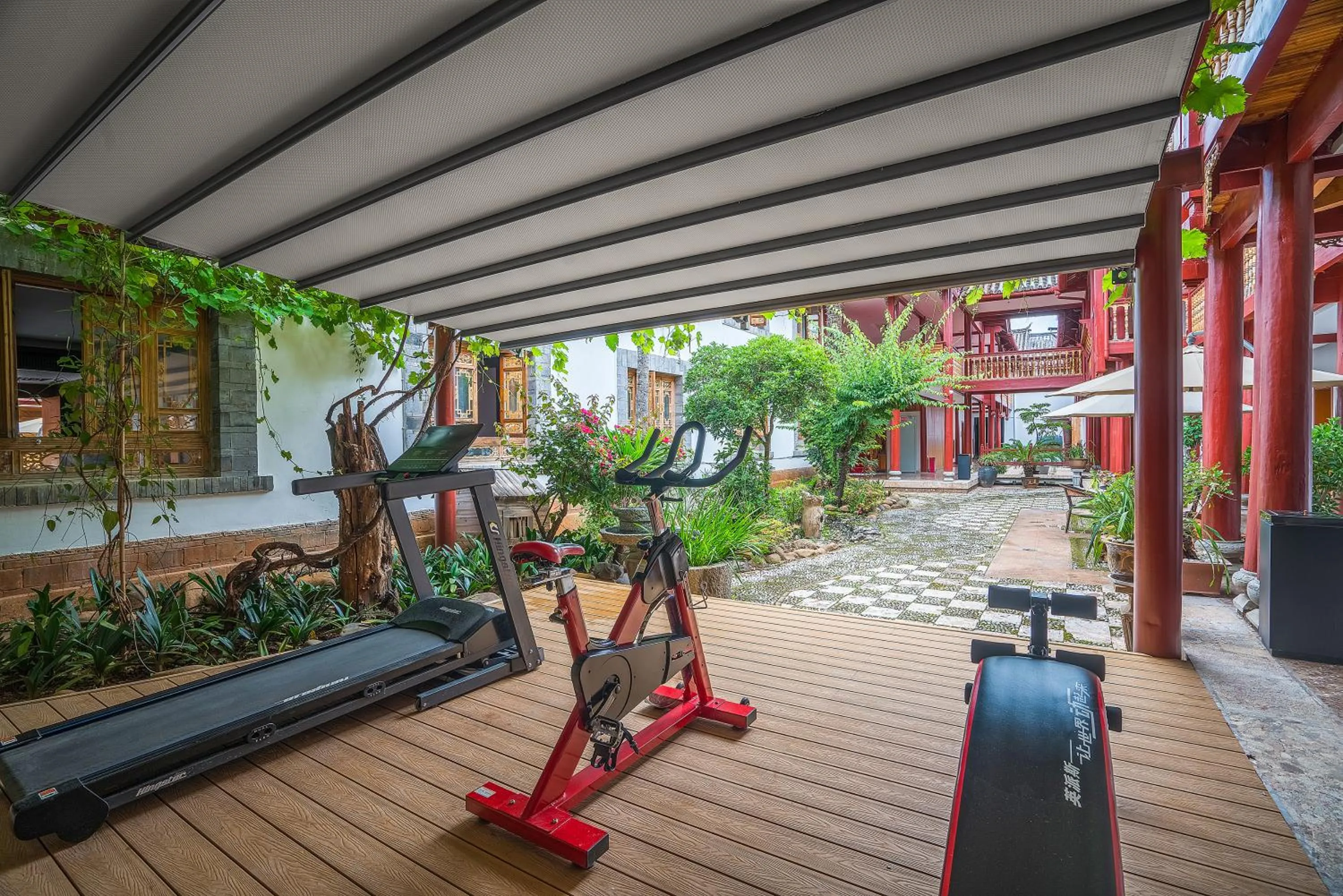 Lijiang Wangfu Hotel