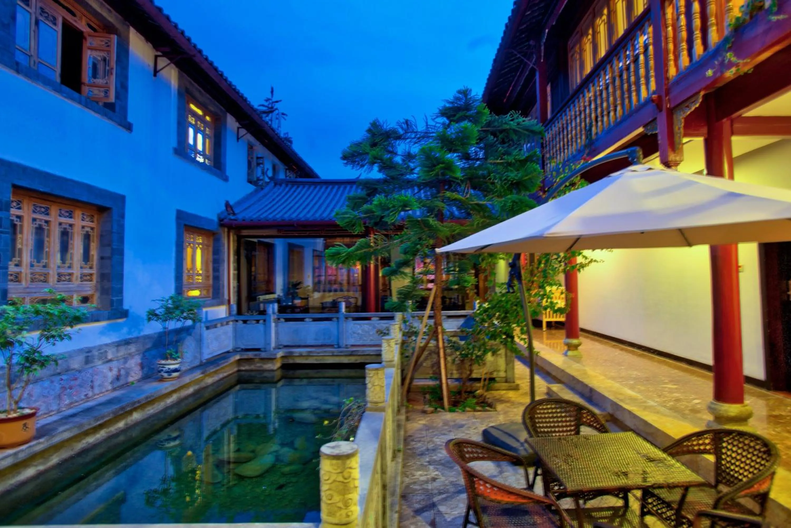 Property building in Lijiang Wangfu Hotel